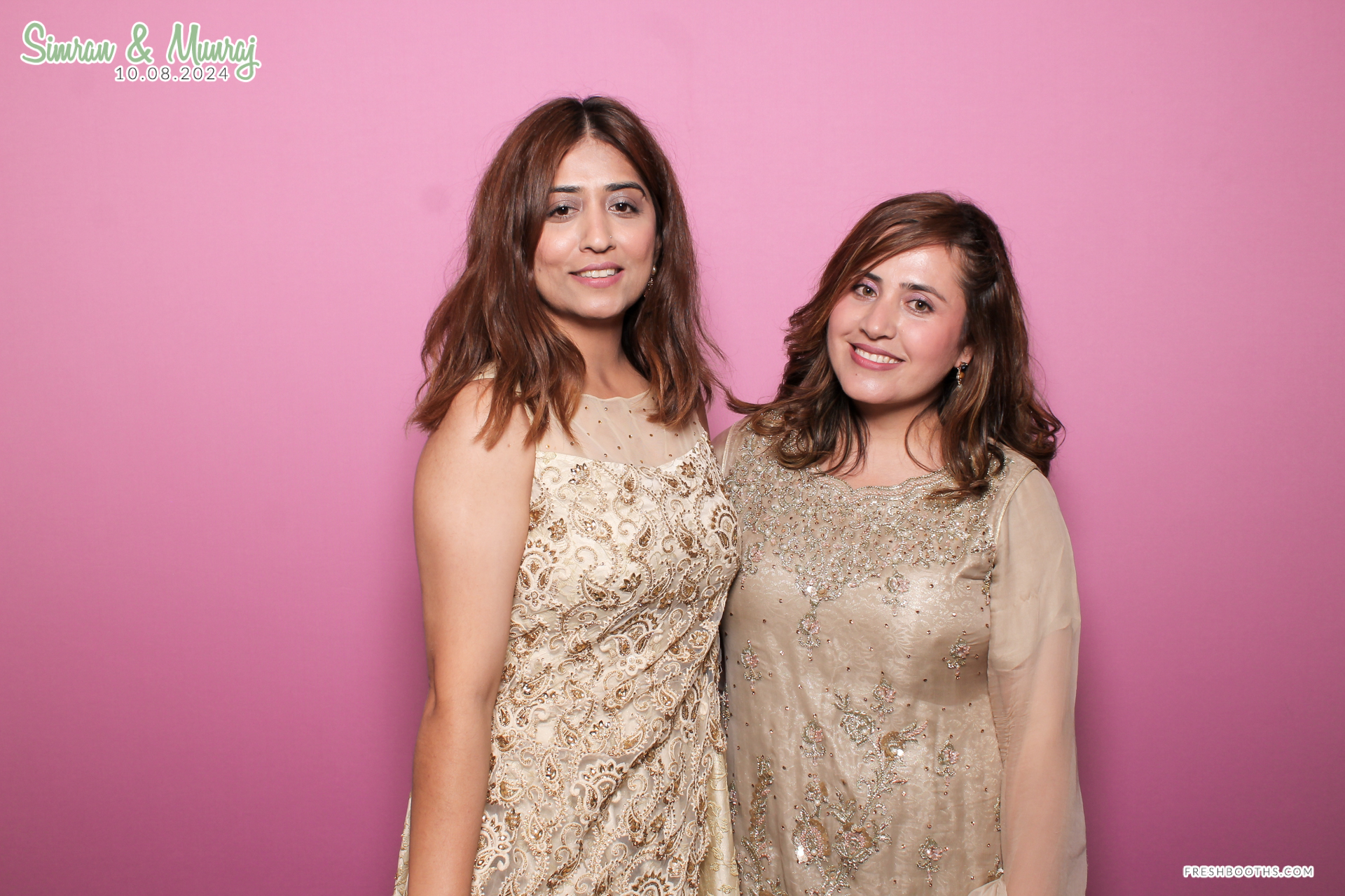 Simran and Munraj x Classic Open Booth | View more photos from the event at gallery.freshbooths.com/u/FreshBooths/Simran-and-Munraj-x-Classic-Open-Booth