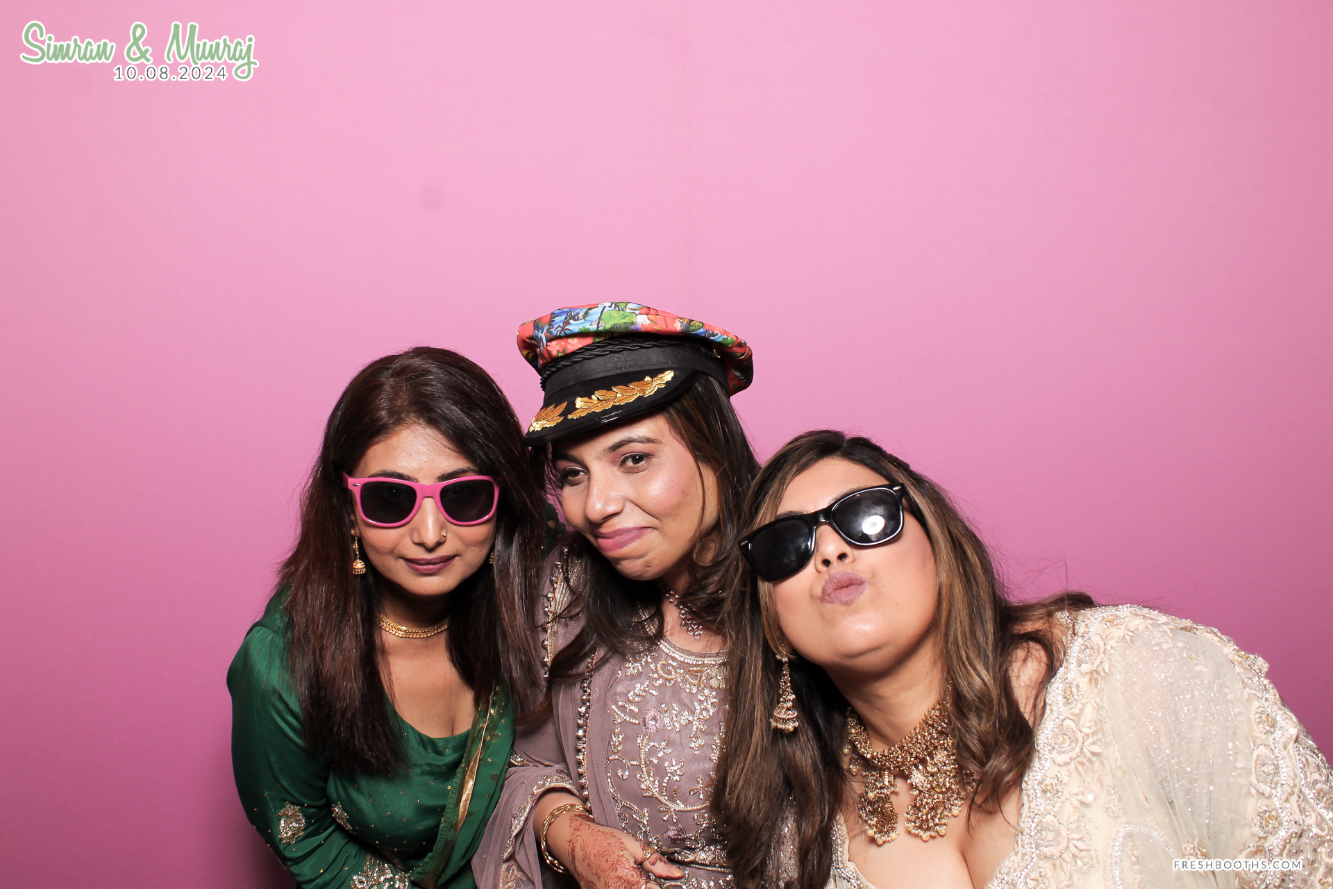 Simran and Munraj x Classic Open Booth | View more photos from the event at gallery.freshbooths.com/u/FreshBooths/Simran-and-Munraj-x-Classic-Open-Booth