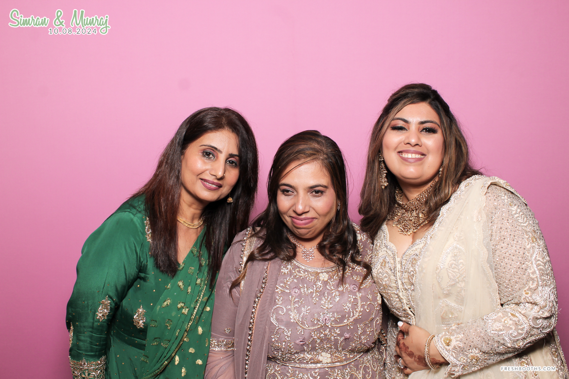 Simran and Munraj x Classic Open Booth | View more photos from the event at gallery.freshbooths.com/u/FreshBooths/Simran-and-Munraj-x-Classic-Open-Booth