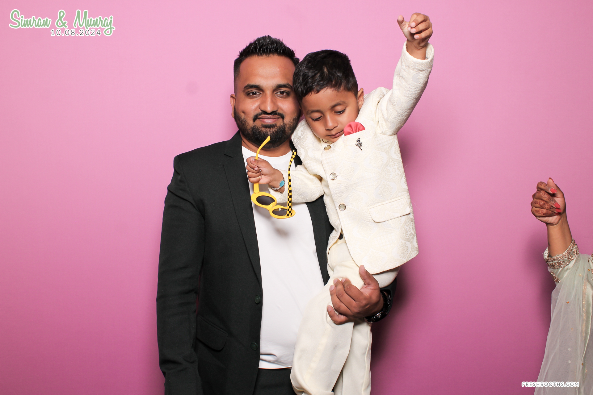 Simran and Munraj x Classic Open Booth | View more photos from the event at gallery.freshbooths.com/u/FreshBooths/Simran-and-Munraj-x-Classic-Open-Booth