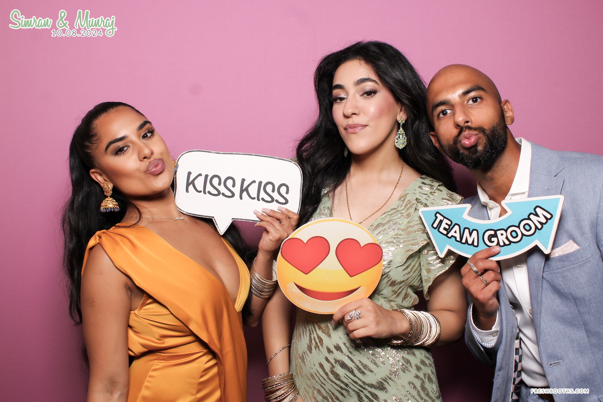 Simran and Munraj x Classic Open Booth | View more photos from the event at gallery.freshbooths.com/u/FreshBooths/Simran-and-Munraj-x-Classic-Open-Booth