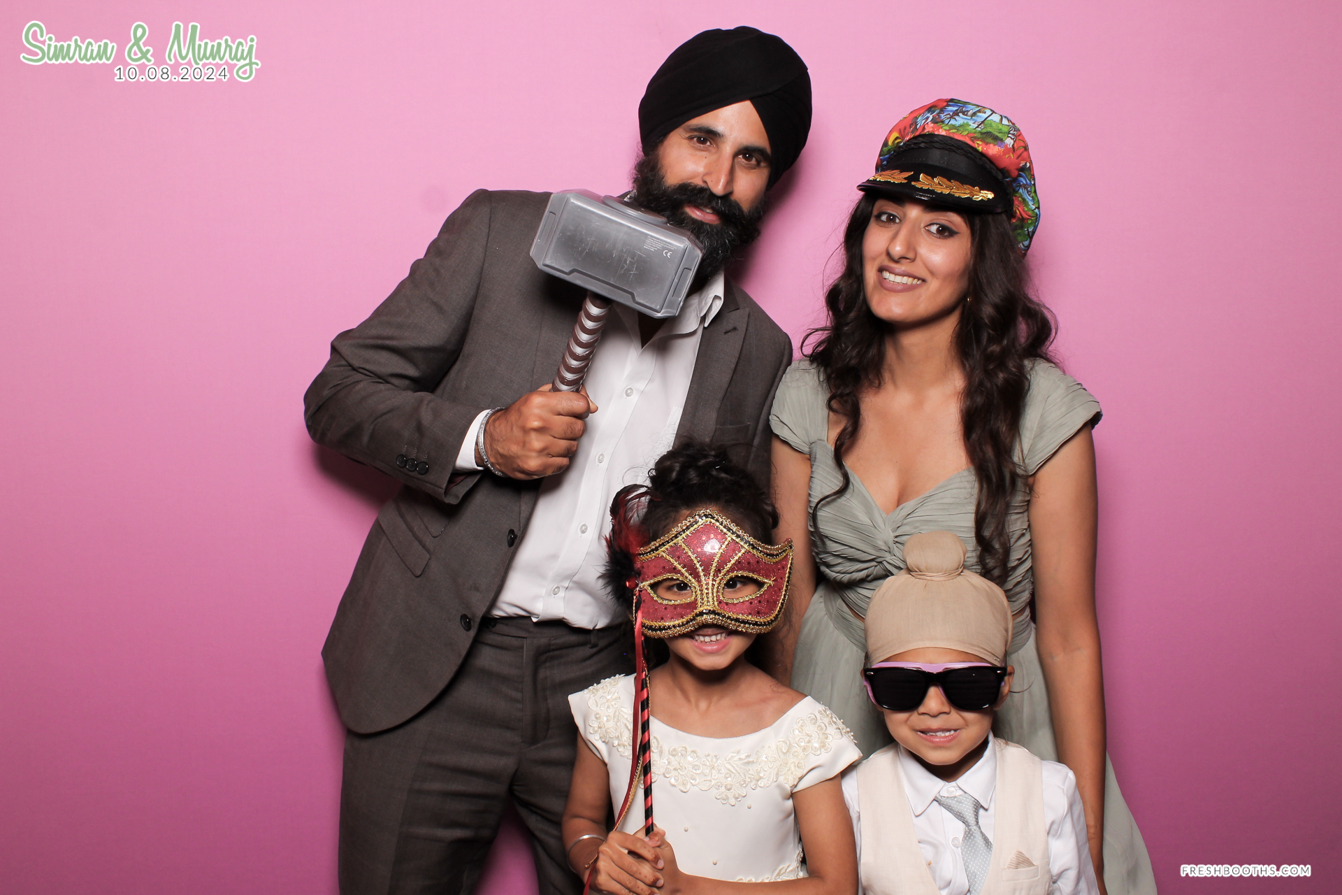 Simran and Munraj x Classic Open Booth | View more photos from the event at gallery.freshbooths.com/u/FreshBooths/Simran-and-Munraj-x-Classic-Open-Booth