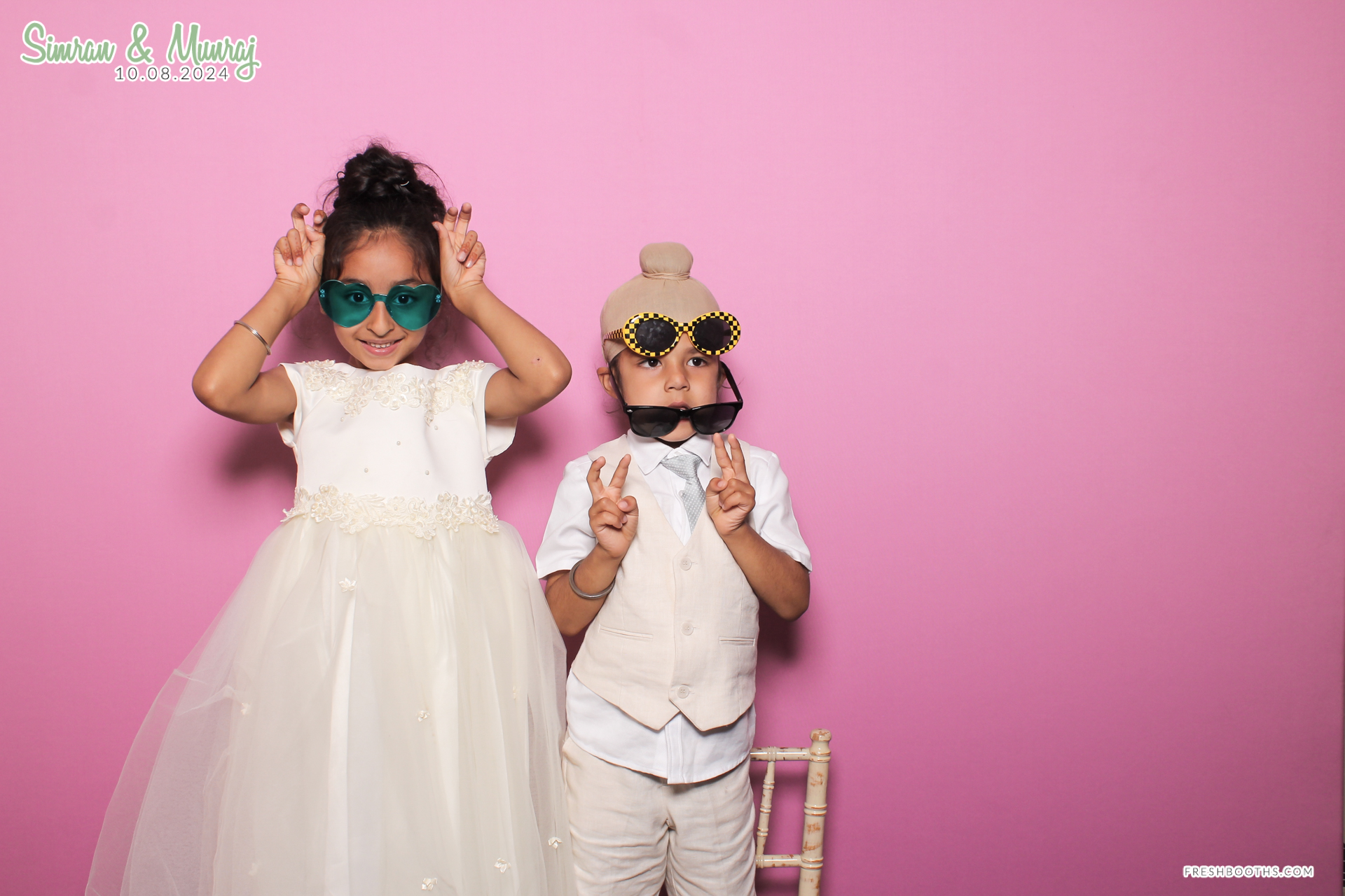 Simran and Munraj x Classic Open Booth | View more photos from the event at gallery.freshbooths.com/u/FreshBooths/Simran-and-Munraj-x-Classic-Open-Booth