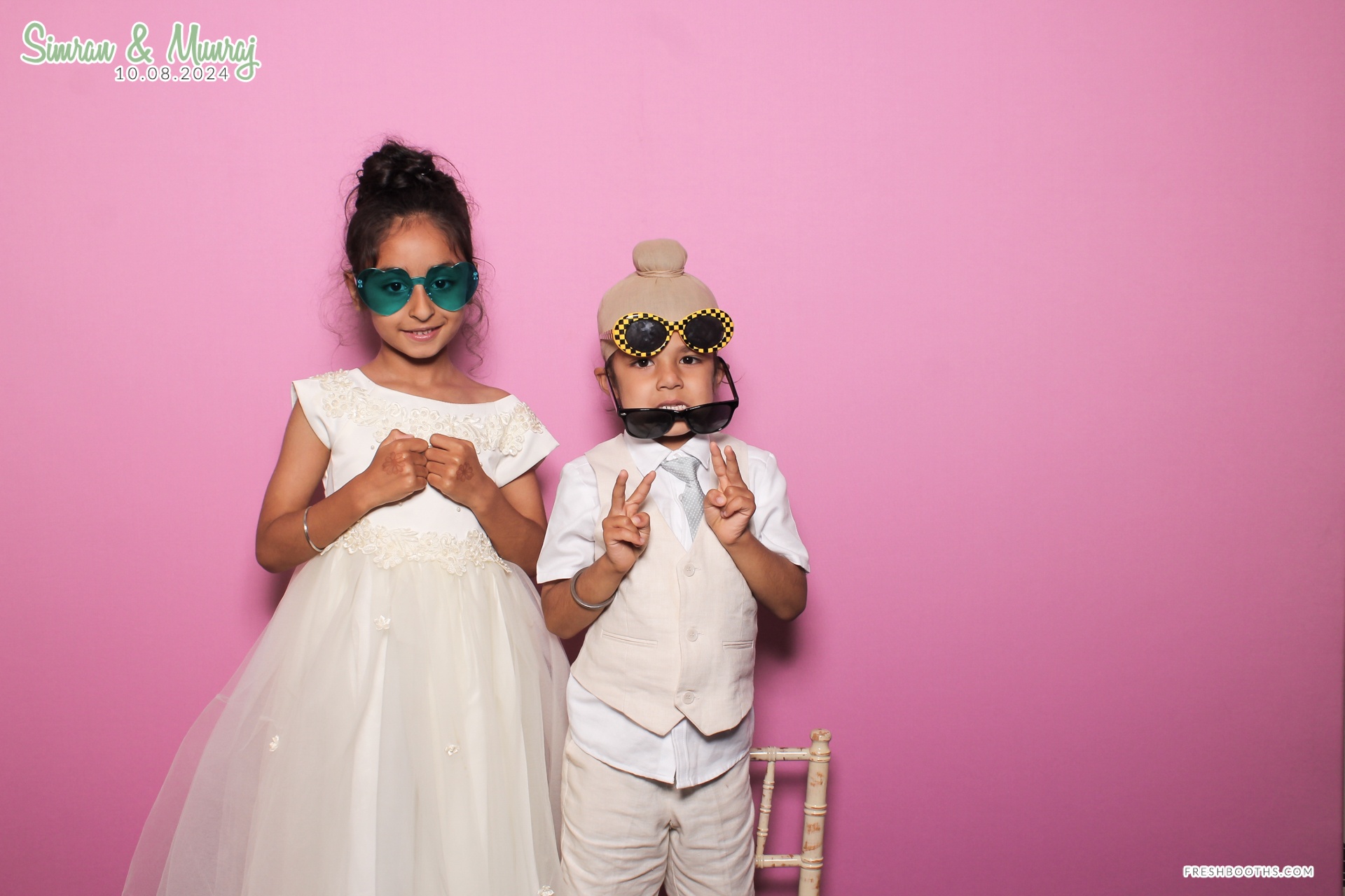 Simran and Munraj x Classic Open Booth | View more photos from the event at gallery.freshbooths.com/u/FreshBooths/Simran-and-Munraj-x-Classic-Open-Booth