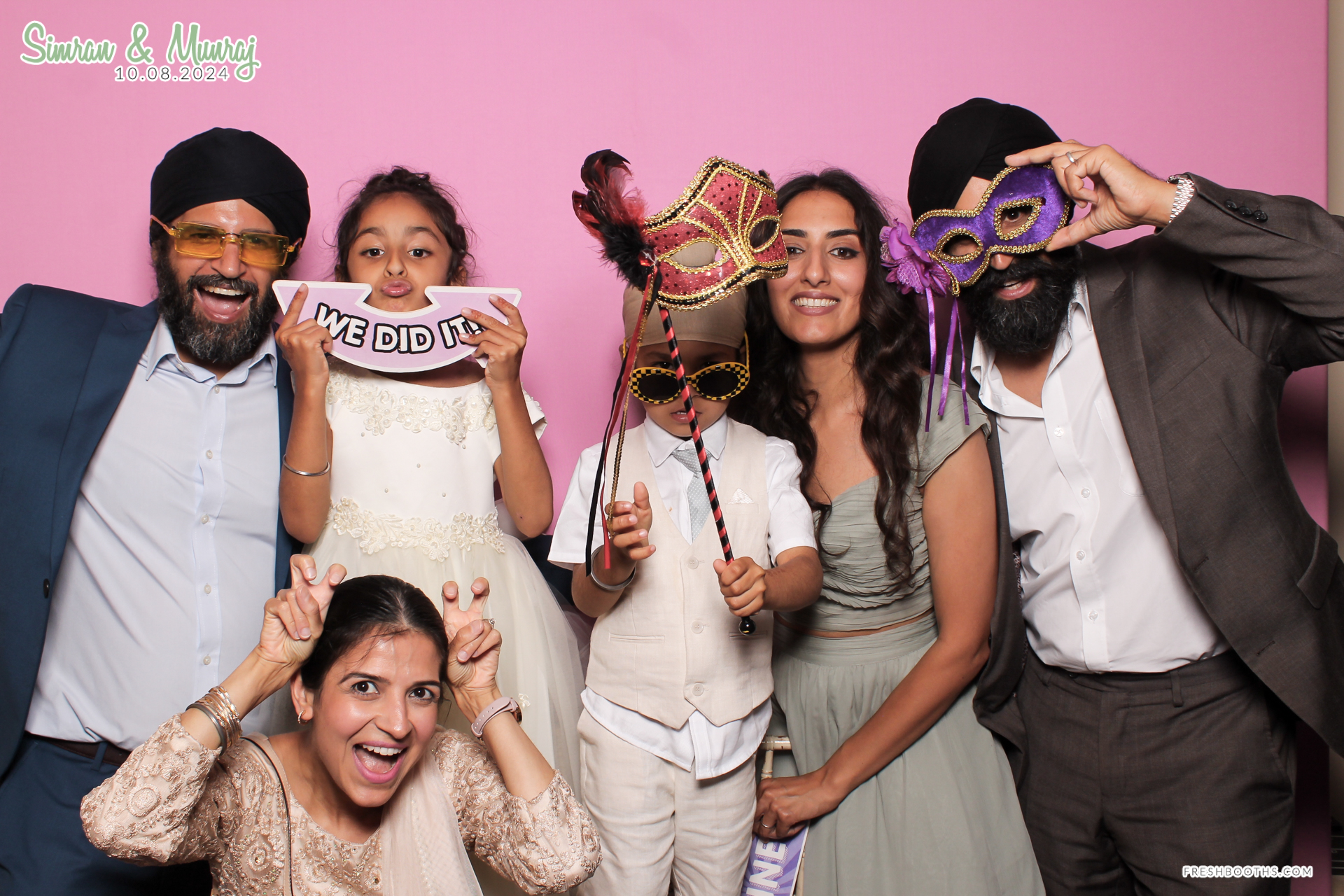 Simran and Munraj x Classic Open Booth | View more photos from the event at gallery.freshbooths.com/u/FreshBooths/Simran-and-Munraj-x-Classic-Open-Booth