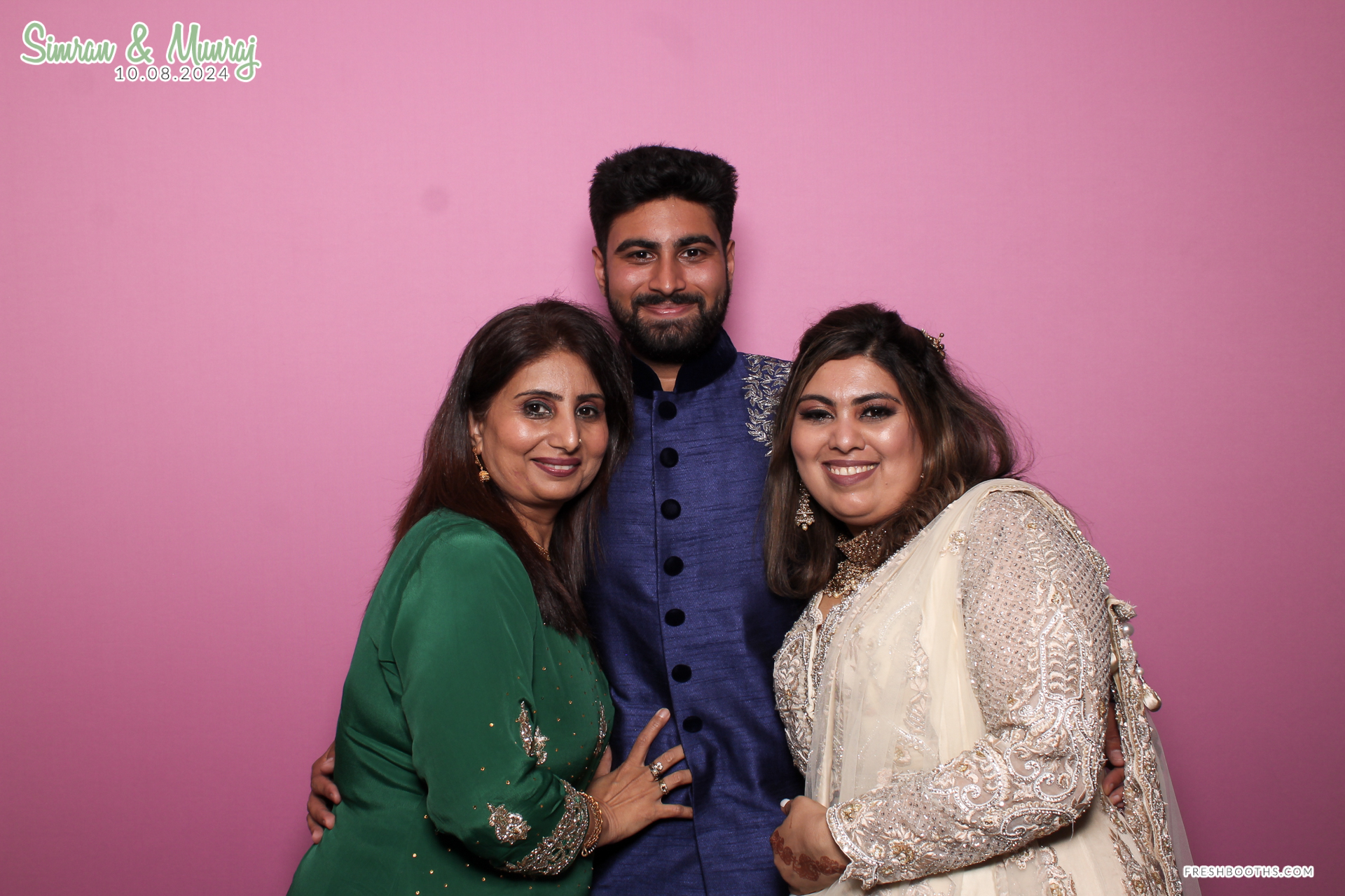 Simran and Munraj x Classic Open Booth | View more photos from the event at gallery.freshbooths.com/u/FreshBooths/Simran-and-Munraj-x-Classic-Open-Booth