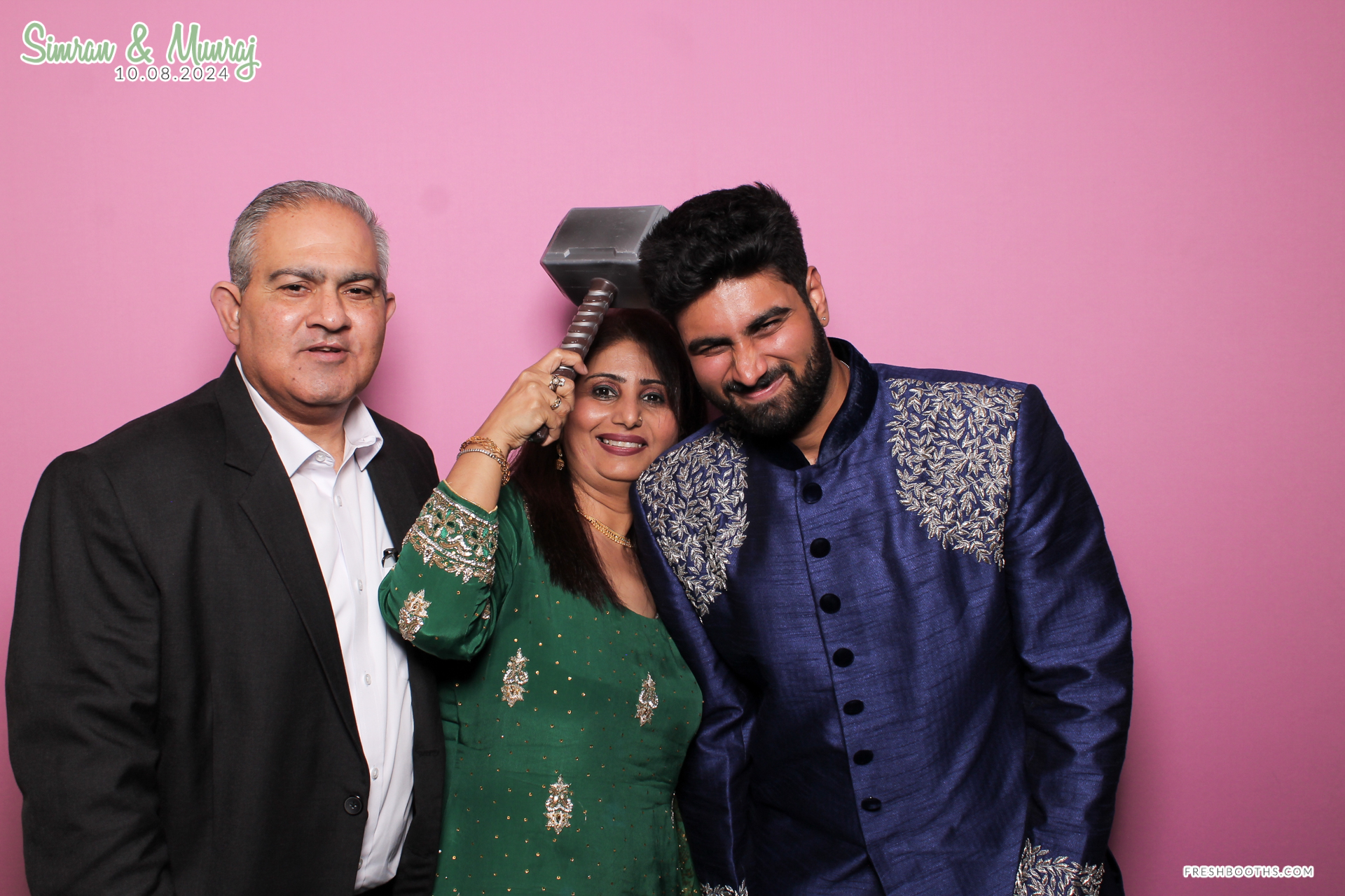 Simran and Munraj x Classic Open Booth | View more photos from the event at gallery.freshbooths.com/u/FreshBooths/Simran-and-Munraj-x-Classic-Open-Booth
