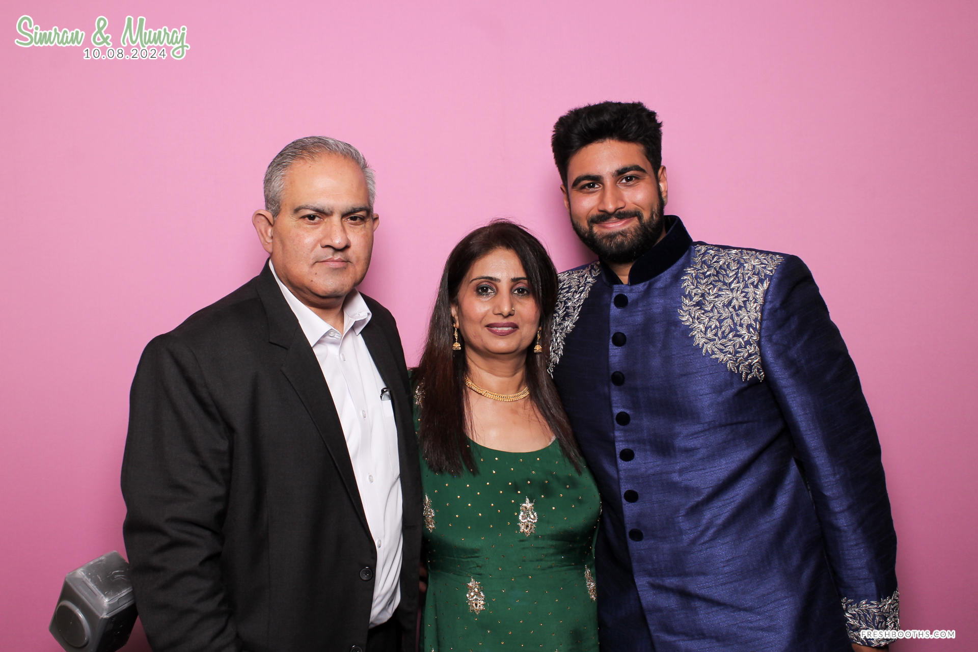 Simran and Munraj x Classic Open Booth | View more photos from the event at gallery.freshbooths.com/u/FreshBooths/Simran-and-Munraj-x-Classic-Open-Booth