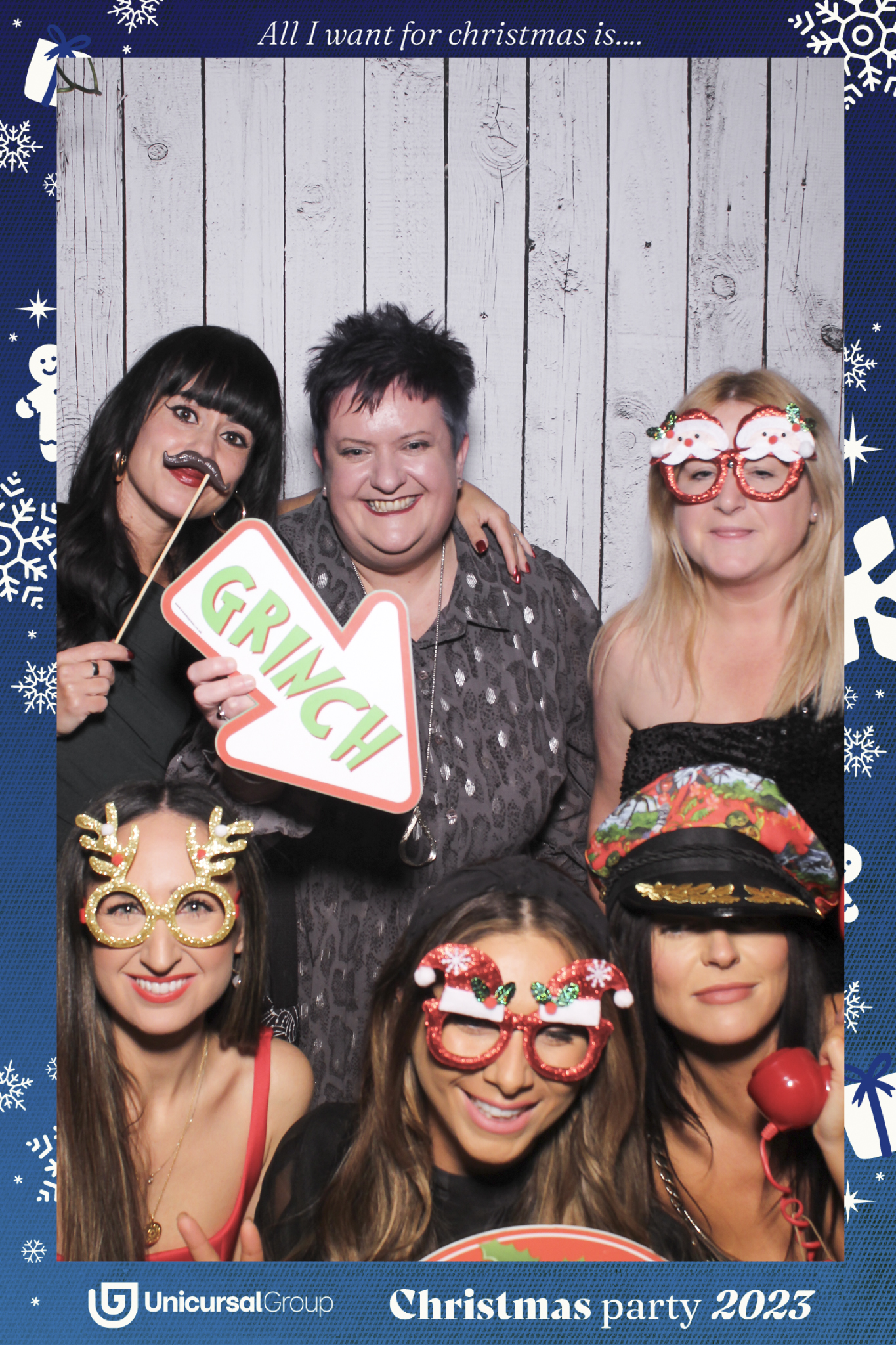 Unisurcal Xmas Party 2023 - Selfie Mirror | View more photos from the event at gallery.freshbooths.com/u/FreshBooths/Unisurcal-Xmas-Party-2023-Selfie-Mirror