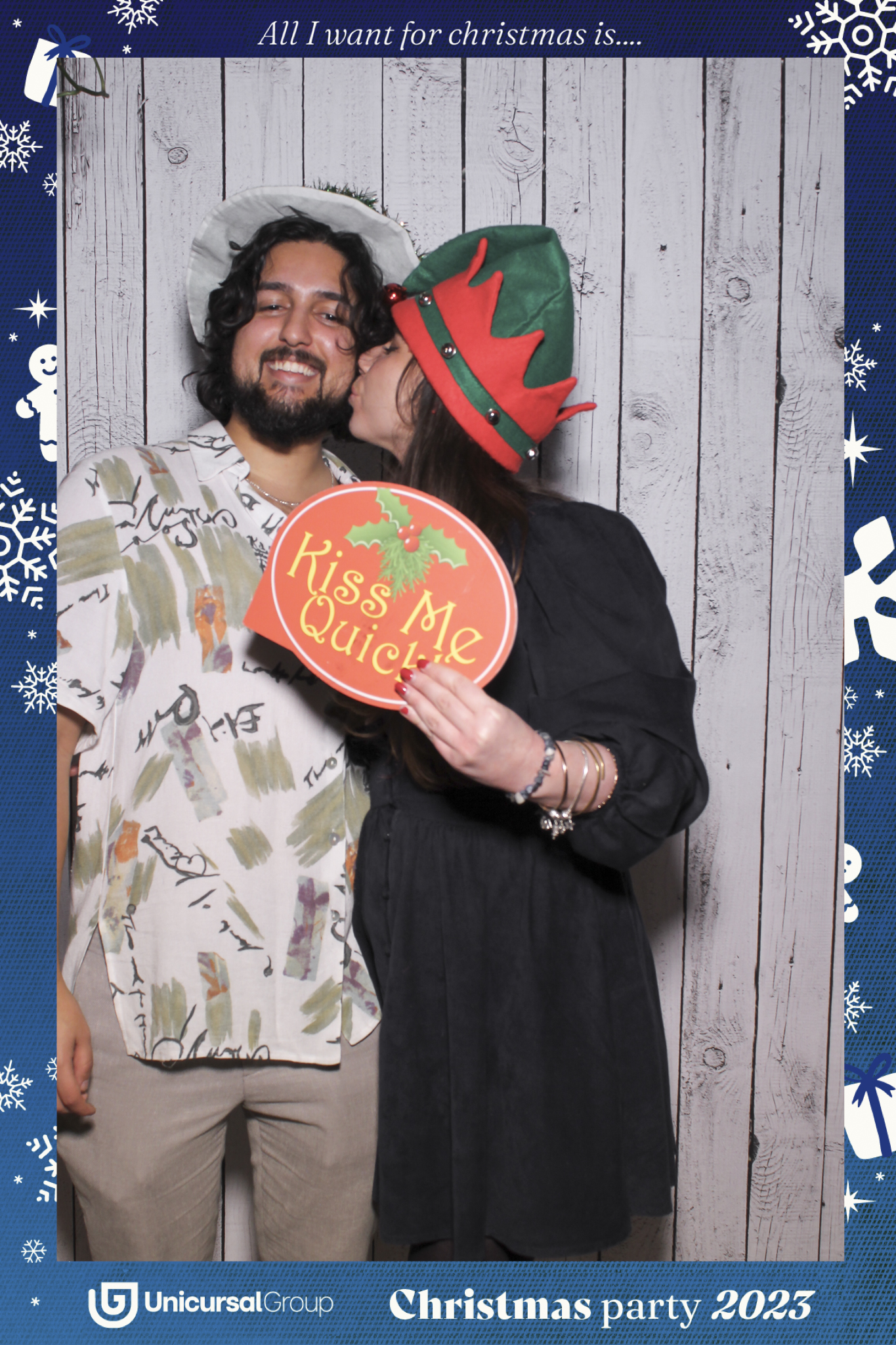 Unisurcal Xmas Party 2023 - Selfie Mirror | View more photos from the event at gallery.freshbooths.com/u/FreshBooths/Unisurcal-Xmas-Party-2023-Selfie-Mirror