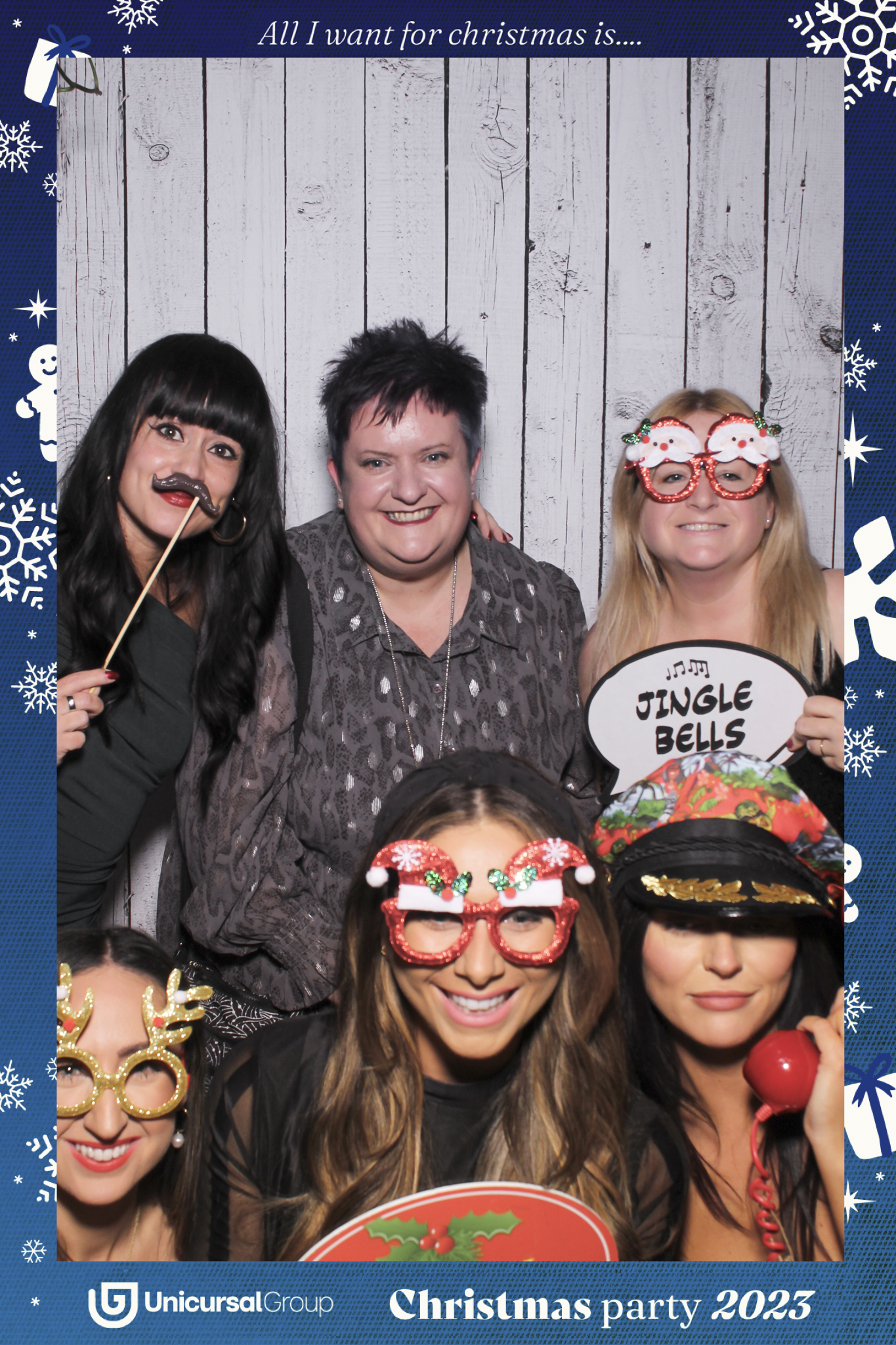Unisurcal Xmas Party 2023 - Selfie Mirror | View more photos from the event at gallery.freshbooths.com/u/FreshBooths/Unisurcal-Xmas-Party-2023-Selfie-Mirror