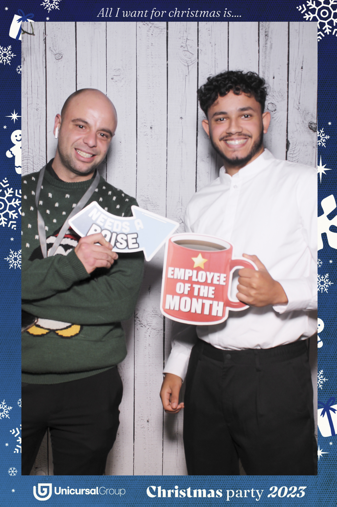 Unisurcal Xmas Party 2023 - Selfie Mirror | View more photos from the event at gallery.freshbooths.com/u/FreshBooths/Unisurcal-Xmas-Party-2023-Selfie-Mirror
