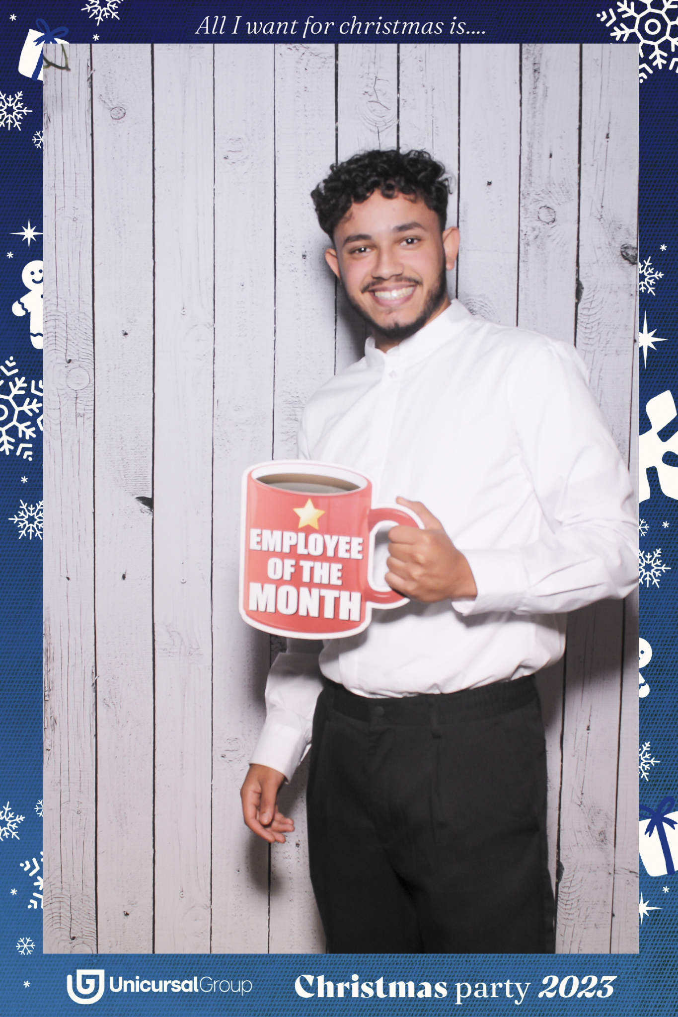 Unisurcal Xmas Party 2023 - Selfie Mirror | View more photos from the event at gallery.freshbooths.com/u/FreshBooths/Unisurcal-Xmas-Party-2023-Selfie-Mirror
