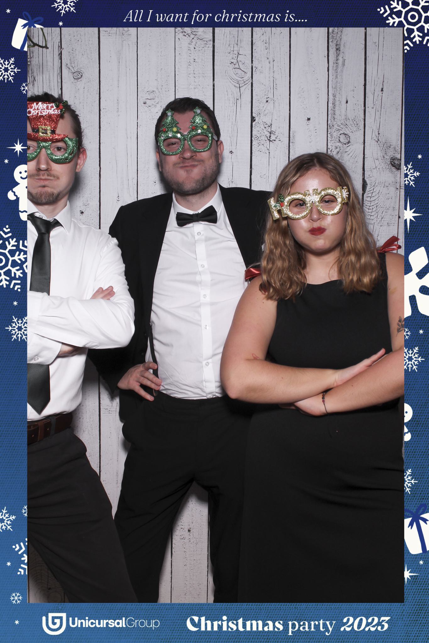 Unisurcal Xmas Party 2023 - Selfie Mirror | View more photos from the event at gallery.freshbooths.com/u/FreshBooths/Unisurcal-Xmas-Party-2023-Selfie-Mirror