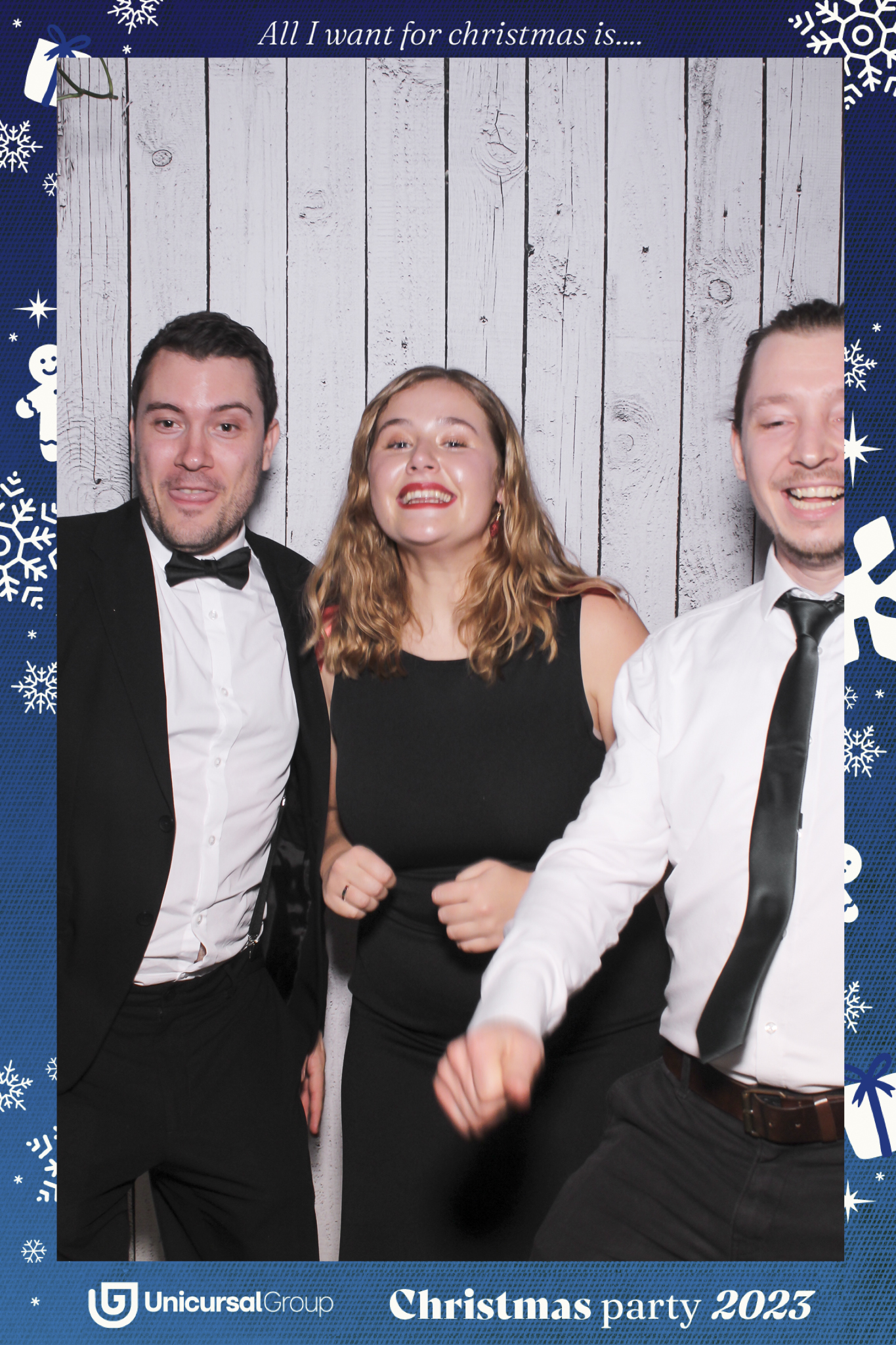 Unisurcal Xmas Party 2023 - Selfie Mirror | View more photos from the event at gallery.freshbooths.com/u/FreshBooths/Unisurcal-Xmas-Party-2023-Selfie-Mirror