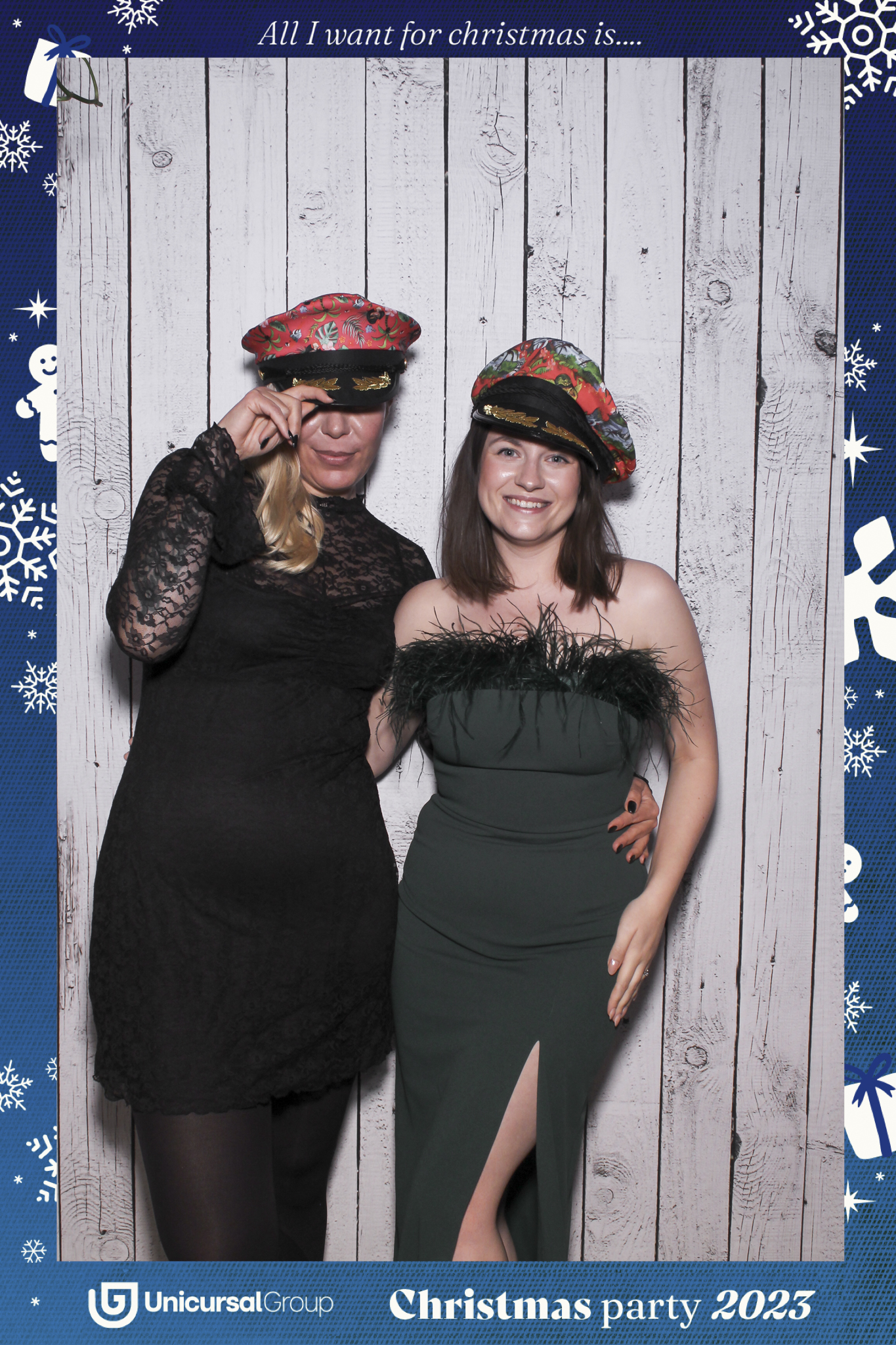 Unisurcal Xmas Party 2023 - Selfie Mirror | View more photos from the event at gallery.freshbooths.com/u/FreshBooths/Unisurcal-Xmas-Party-2023-Selfie-Mirror