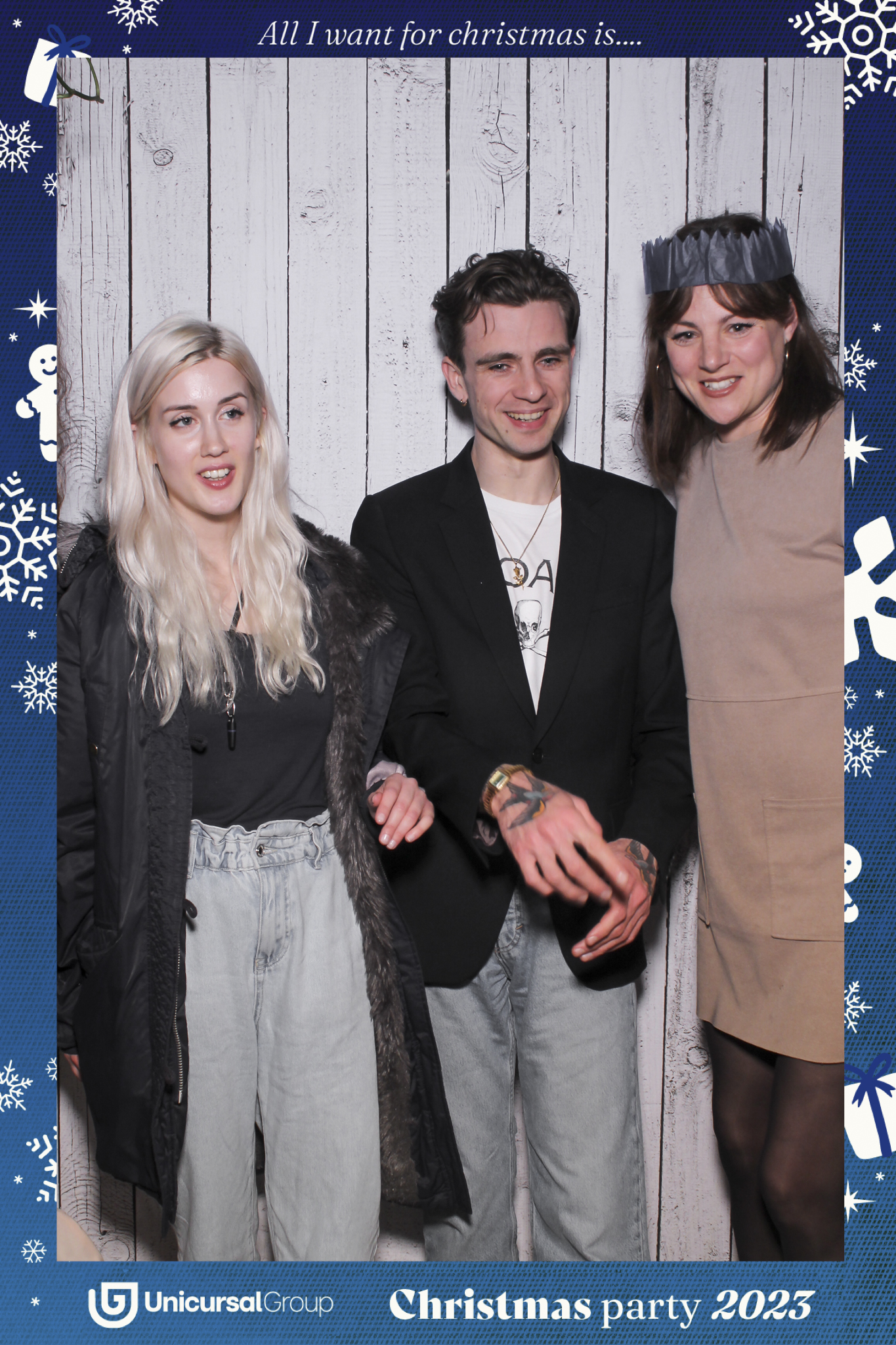 Unisurcal Xmas Party 2023 - Selfie Mirror | View more photos from the event at gallery.freshbooths.com/u/FreshBooths/Unisurcal-Xmas-Party-2023-Selfie-Mirror