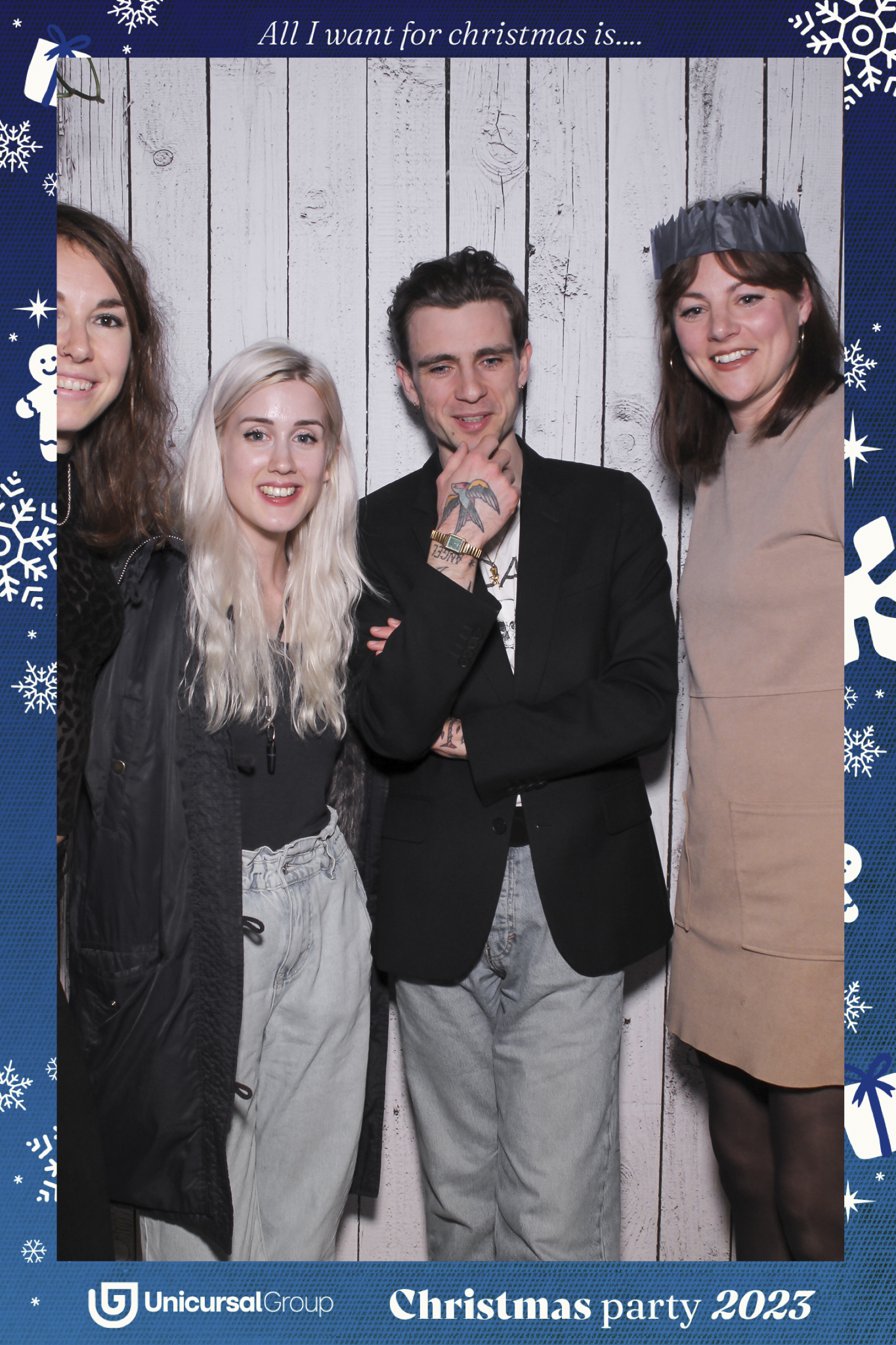Unisurcal Xmas Party 2023 - Selfie Mirror | View more photos from the event at gallery.freshbooths.com/u/FreshBooths/Unisurcal-Xmas-Party-2023-Selfie-Mirror