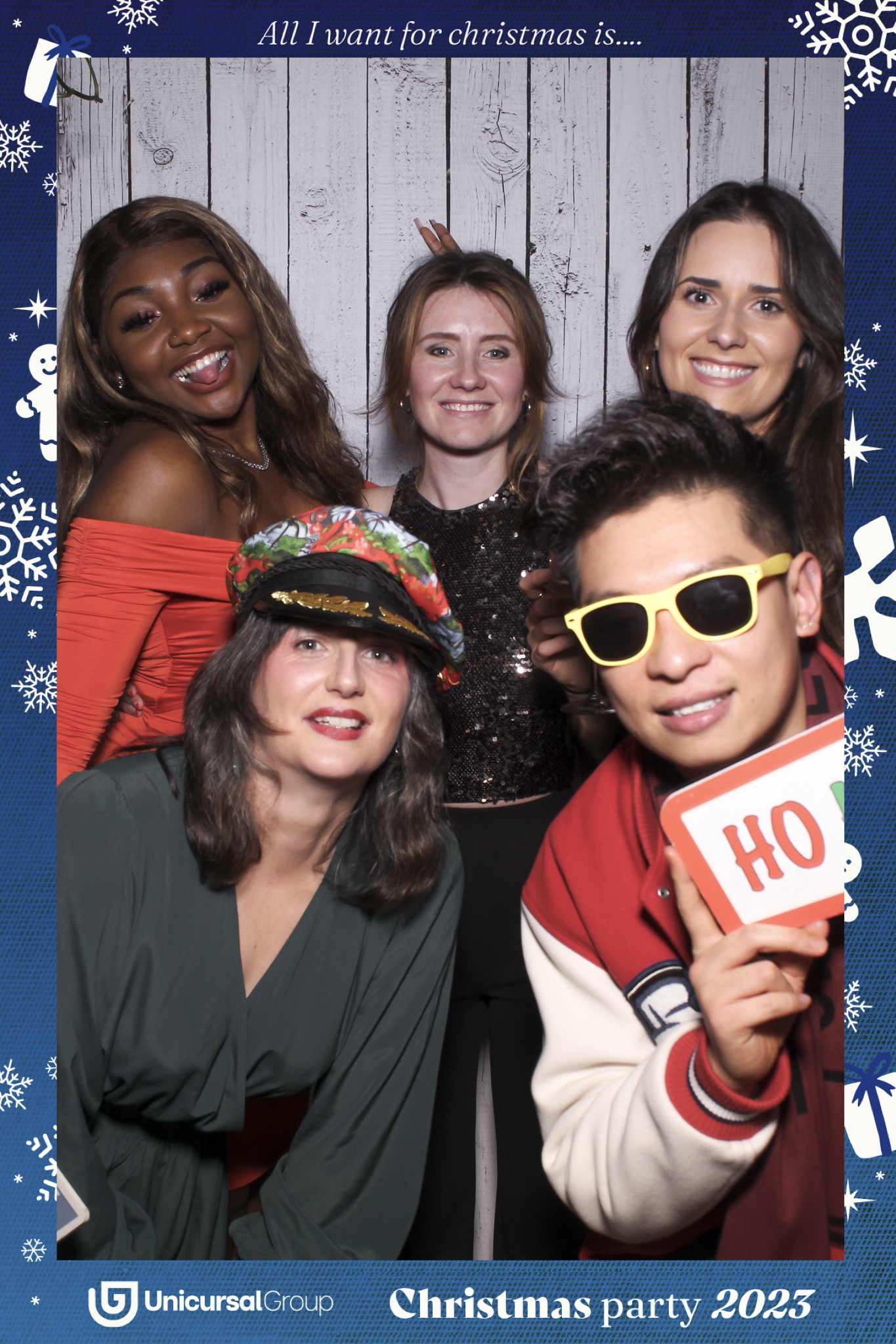 Unisurcal Xmas Party 2023 - Selfie Mirror | View more photos from the event at gallery.freshbooths.com/u/FreshBooths/Unisurcal-Xmas-Party-2023-Selfie-Mirror