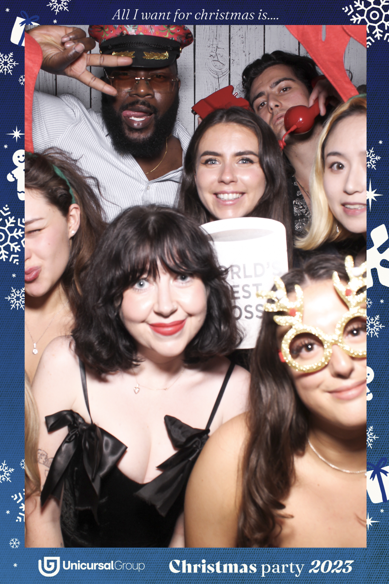 Unisurcal Xmas Party 2023 - Selfie Mirror | View more photos from the event at gallery.freshbooths.com/u/FreshBooths/Unisurcal-Xmas-Party-2023-Selfie-Mirror