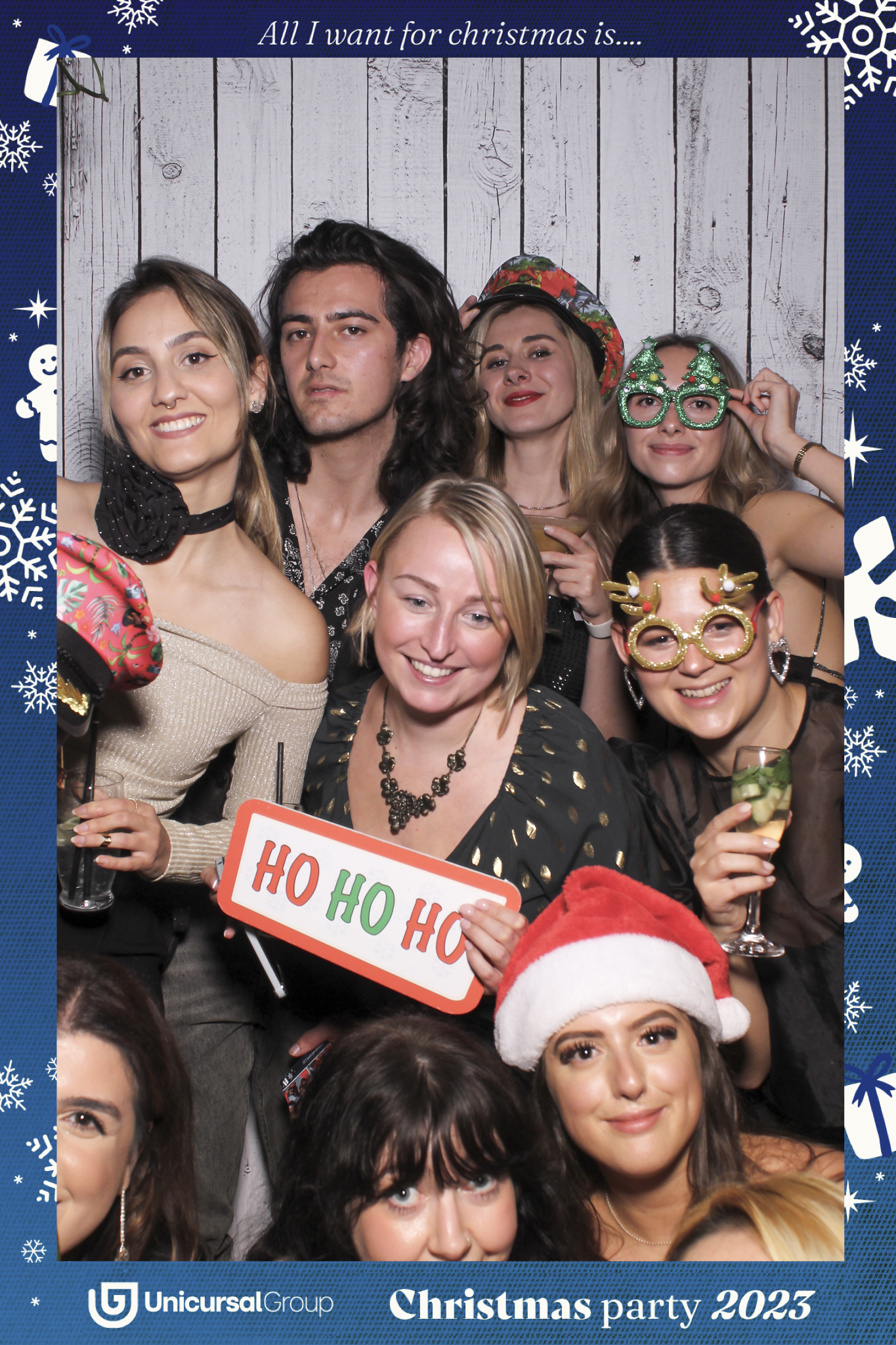 Unisurcal Xmas Party 2023 - Selfie Mirror | View more photos from the event at gallery.freshbooths.com/u/FreshBooths/Unisurcal-Xmas-Party-2023-Selfie-Mirror