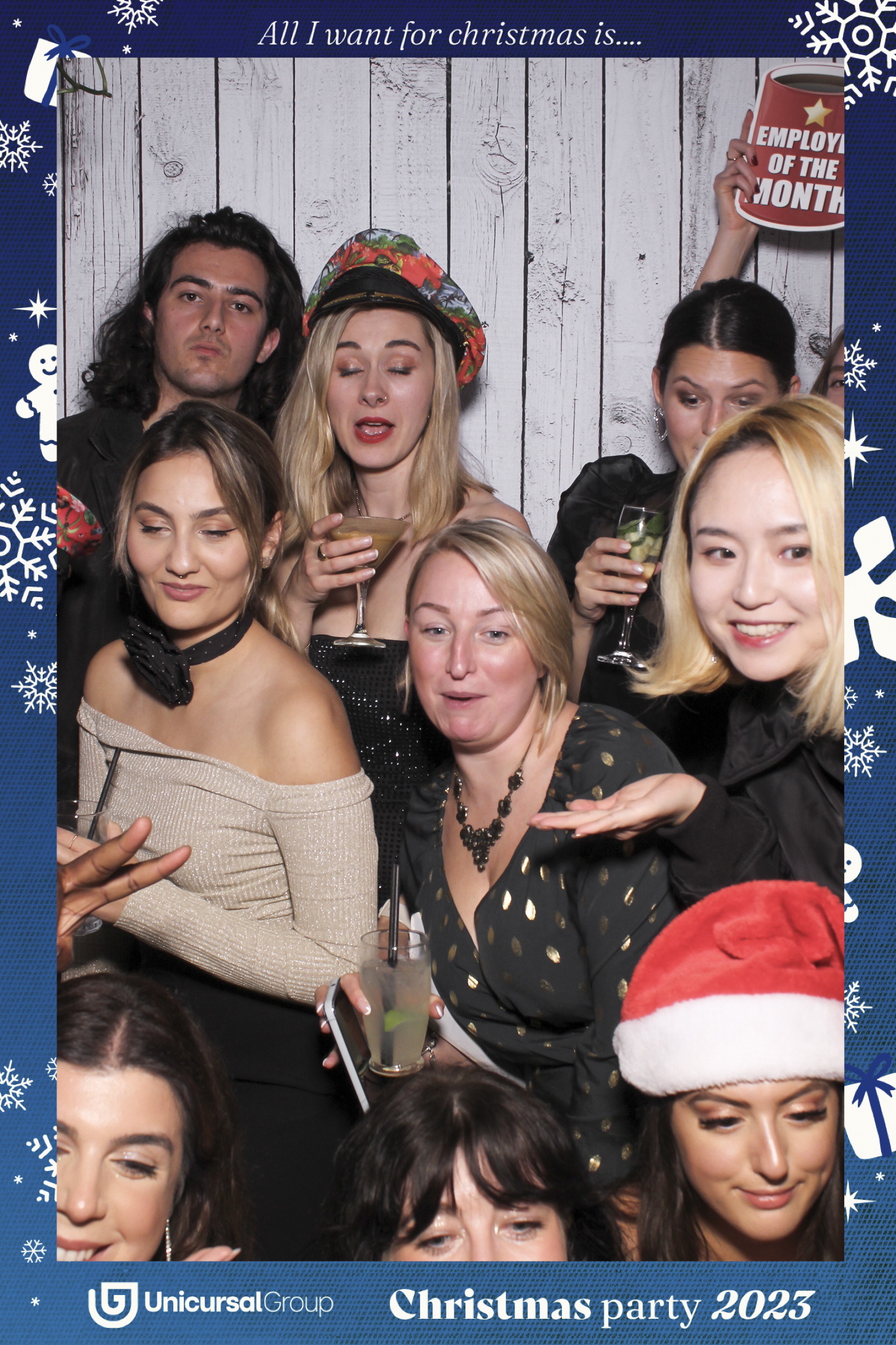 Unisurcal Xmas Party 2023 - Selfie Mirror | View more photos from the event at gallery.freshbooths.com/u/FreshBooths/Unisurcal-Xmas-Party-2023-Selfie-Mirror