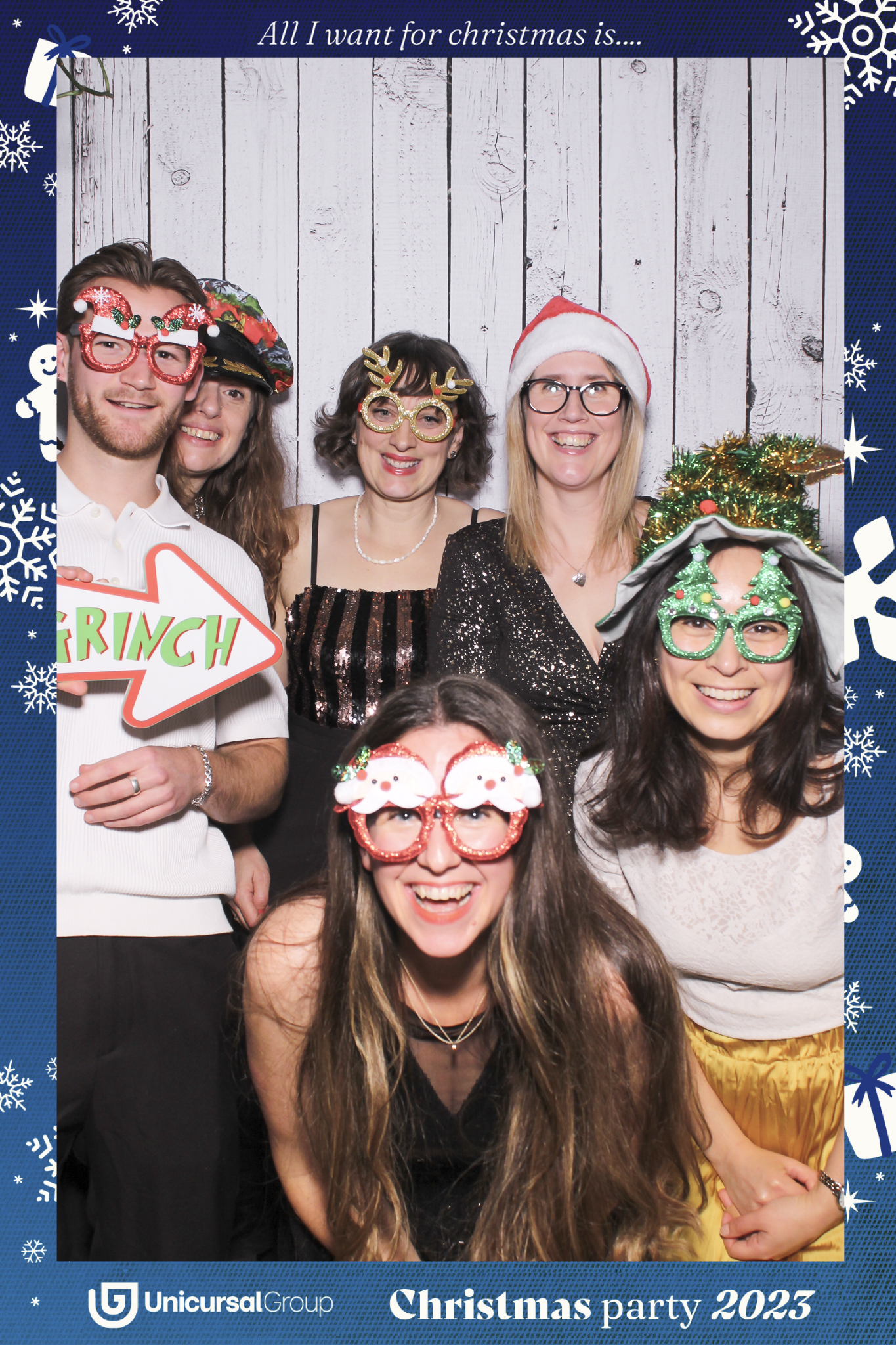 Unisurcal Xmas Party 2023 - Selfie Mirror | View more photos from the event at gallery.freshbooths.com/u/FreshBooths/Unisurcal-Xmas-Party-2023-Selfie-Mirror