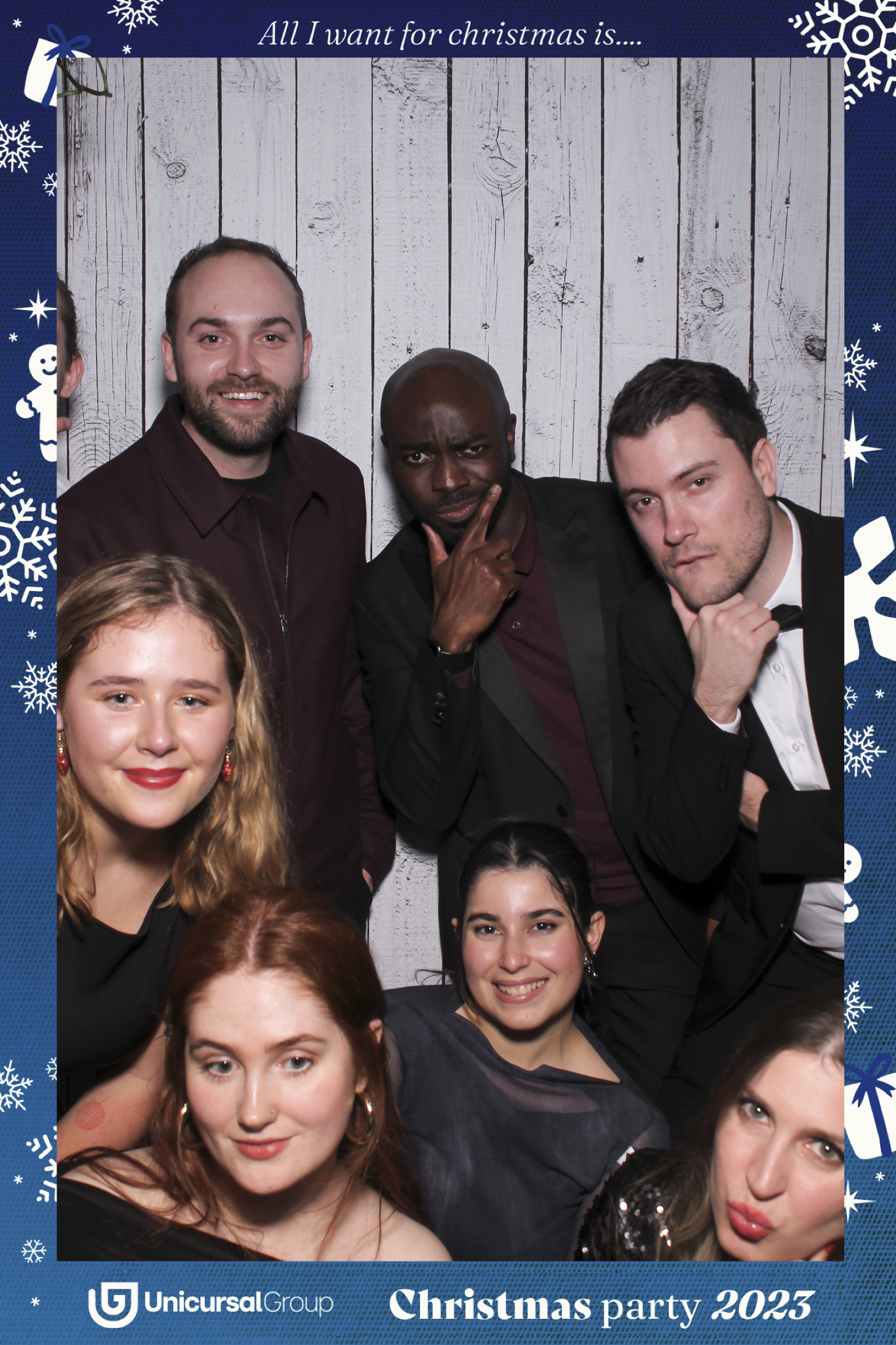 Unisurcal Xmas Party 2023 - Selfie Mirror | View more photos from the event at gallery.freshbooths.com/u/FreshBooths/Unisurcal-Xmas-Party-2023-Selfie-Mirror