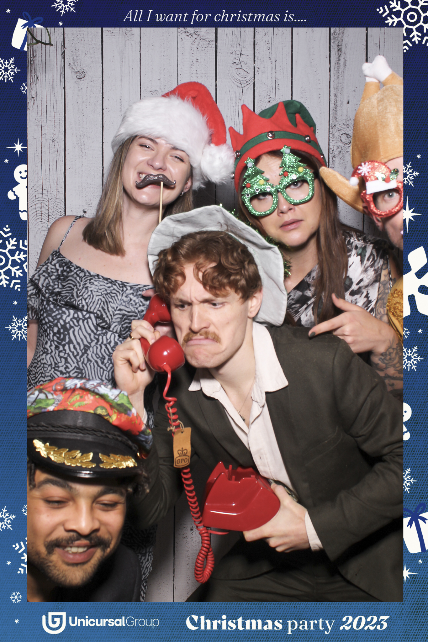 Unisurcal Xmas Party 2023 - Selfie Mirror | View more photos from the event at gallery.freshbooths.com/u/FreshBooths/Unisurcal-Xmas-Party-2023-Selfie-Mirror