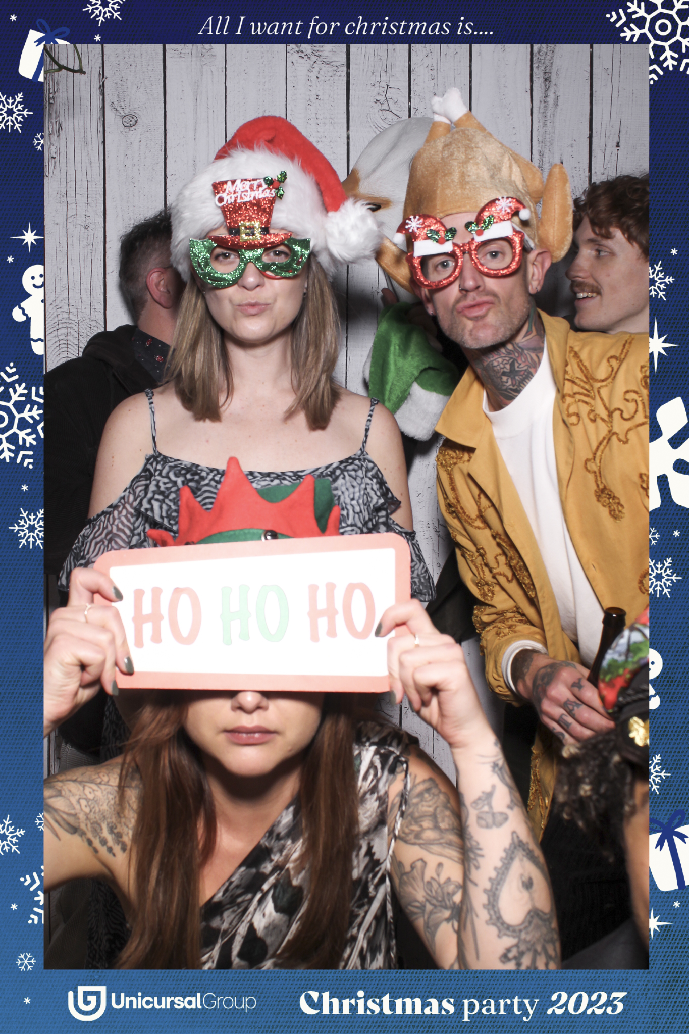 Unisurcal Xmas Party 2023 - Selfie Mirror | View more photos from the event at gallery.freshbooths.com/u/FreshBooths/Unisurcal-Xmas-Party-2023-Selfie-Mirror