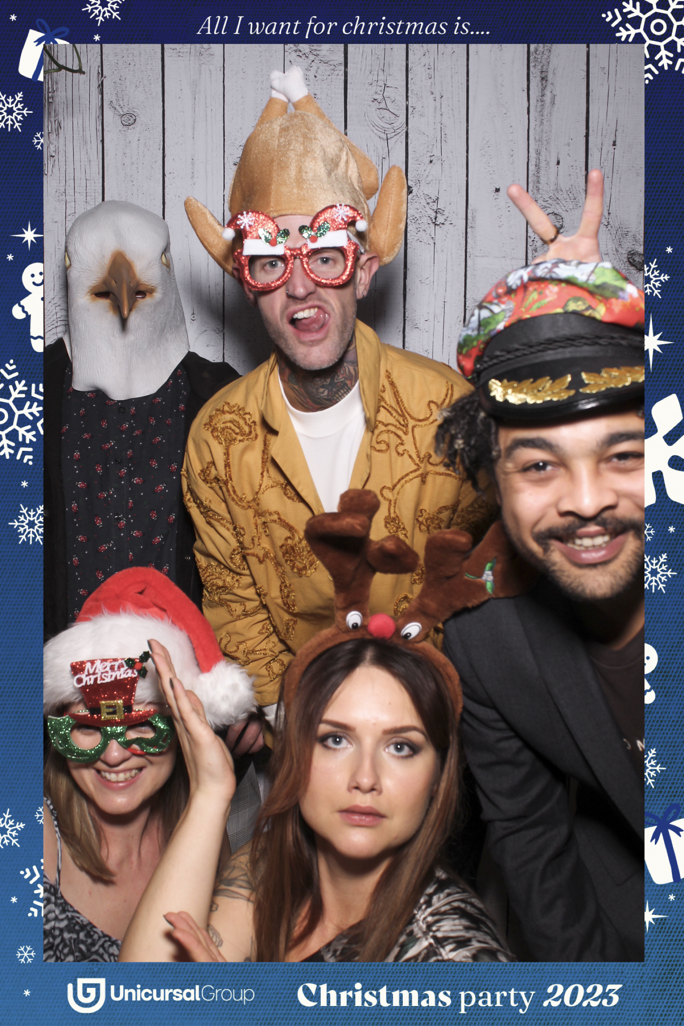Unisurcal Xmas Party 2023 - Selfie Mirror | View more photos from the event at gallery.freshbooths.com/u/FreshBooths/Unisurcal-Xmas-Party-2023-Selfie-Mirror