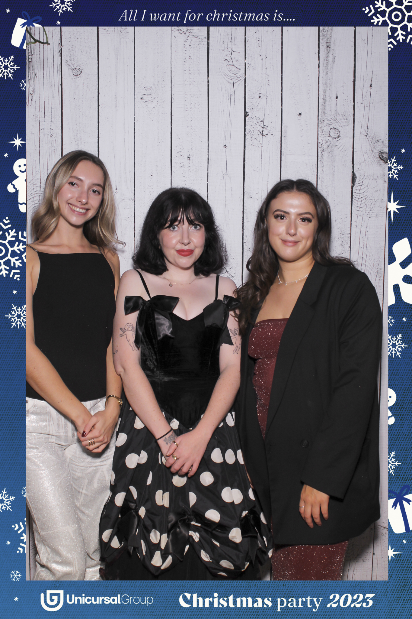 Unisurcal Xmas Party 2023 - Selfie Mirror | View more photos from the event at gallery.freshbooths.com/u/FreshBooths/Unisurcal-Xmas-Party-2023-Selfie-Mirror