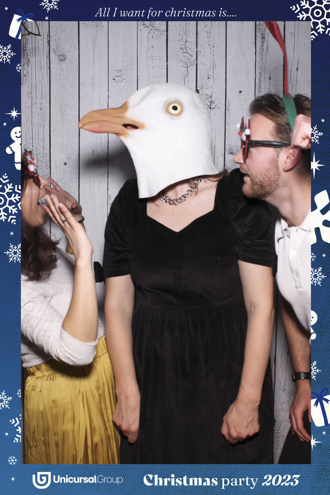 Unisurcal Xmas Party 2023 - Selfie Mirror | View more photos from the event at gallery.freshbooths.com/u/FreshBooths/Unisurcal-Xmas-Party-2023-Selfie-Mirror