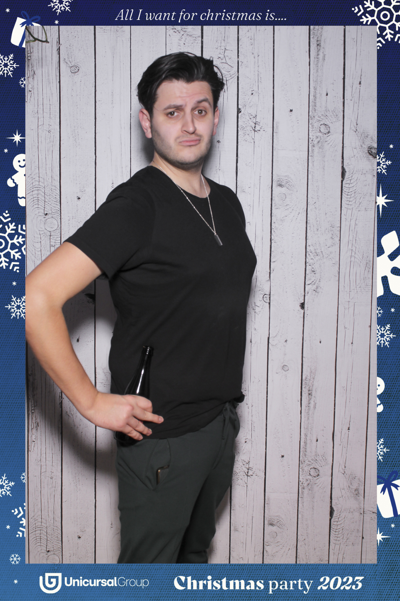 Unisurcal Xmas Party 2023 - Selfie Mirror | View more photos from the event at gallery.freshbooths.com/u/FreshBooths/Unisurcal-Xmas-Party-2023-Selfie-Mirror