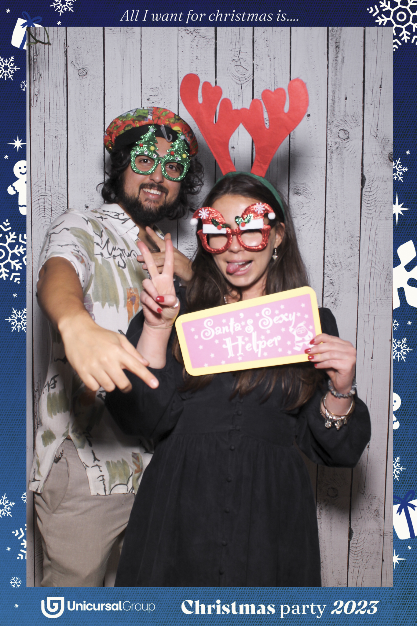 Unisurcal Xmas Party 2023 - Selfie Mirror | View more photos from the event at gallery.freshbooths.com/u/FreshBooths/Unisurcal-Xmas-Party-2023-Selfie-Mirror