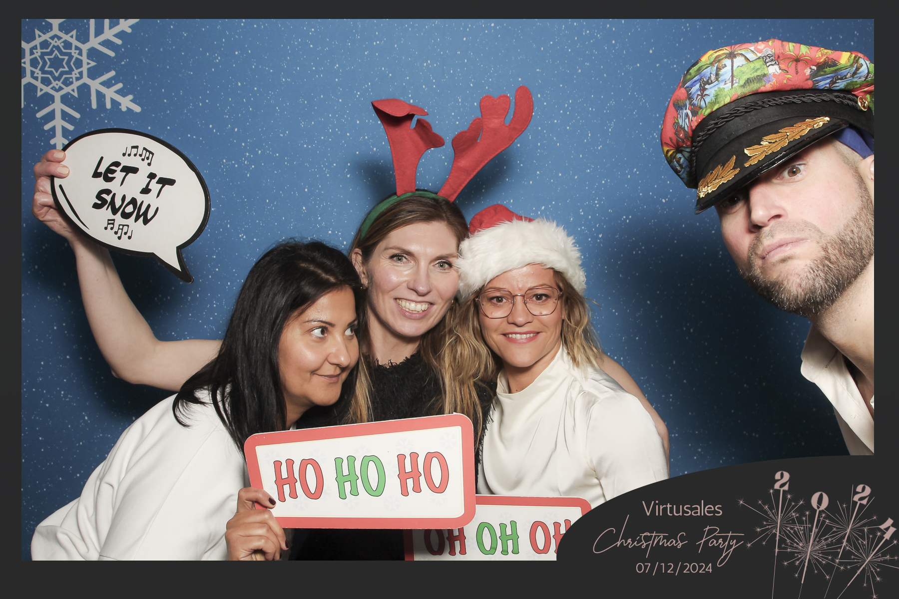 Virtusales Xmas Party 2024 | View more photos from the event at gallery.freshbooths.com/u/FreshBooths/Virtusales-Xmas-Party-2024