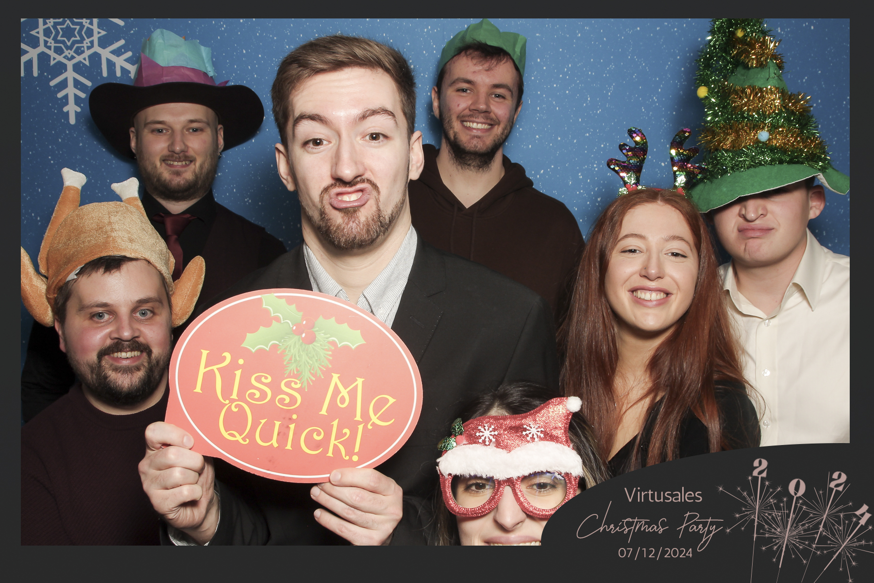 Virtusales Xmas Party 2024 | View more photos from the event at gallery.freshbooths.com/u/FreshBooths/Virtusales-Xmas-Party-2024