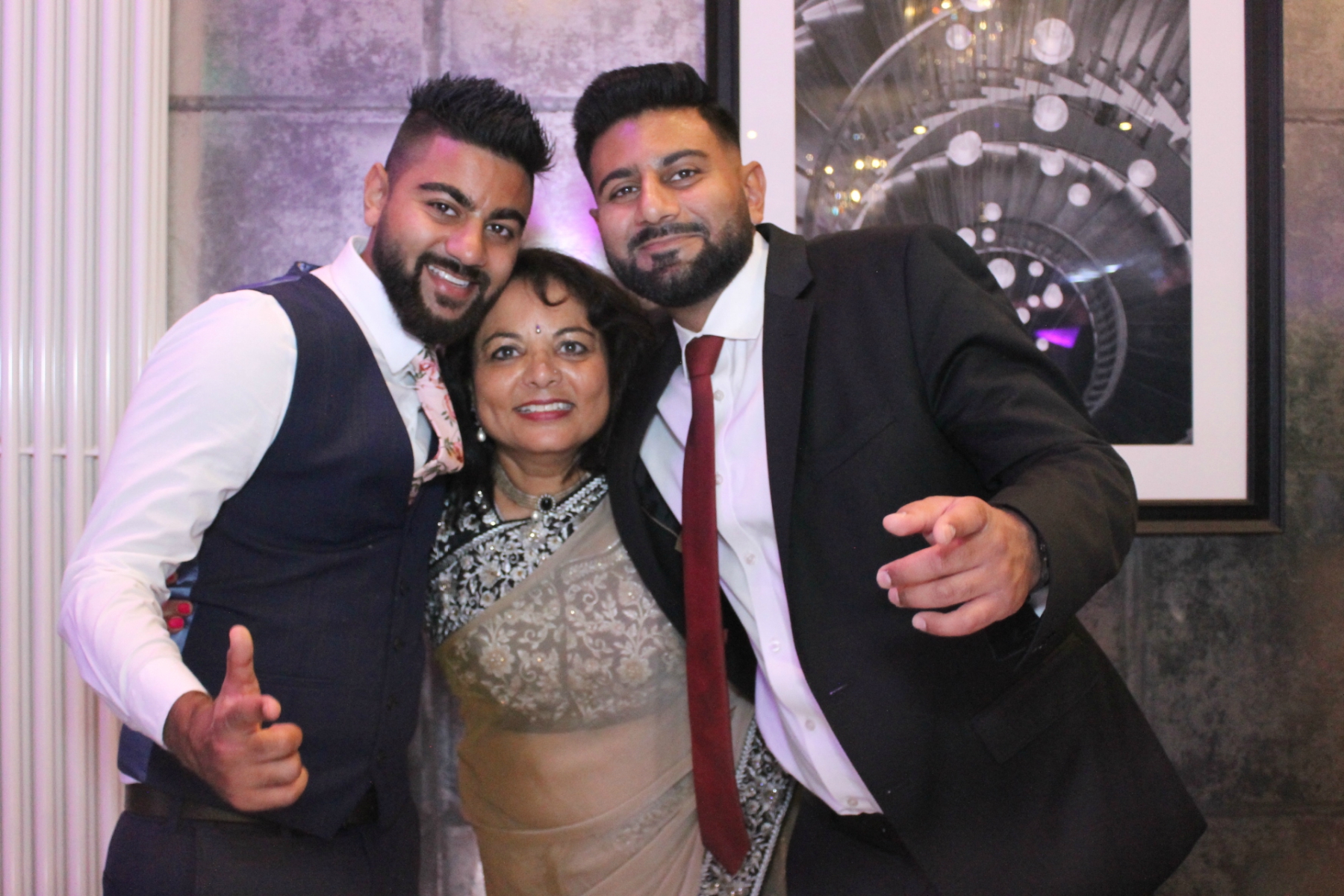 Mehul & Roshni | View more photos from the event at gallery.funbooth.uk.com/u/FunboothLTD1/Mehul-Roshni