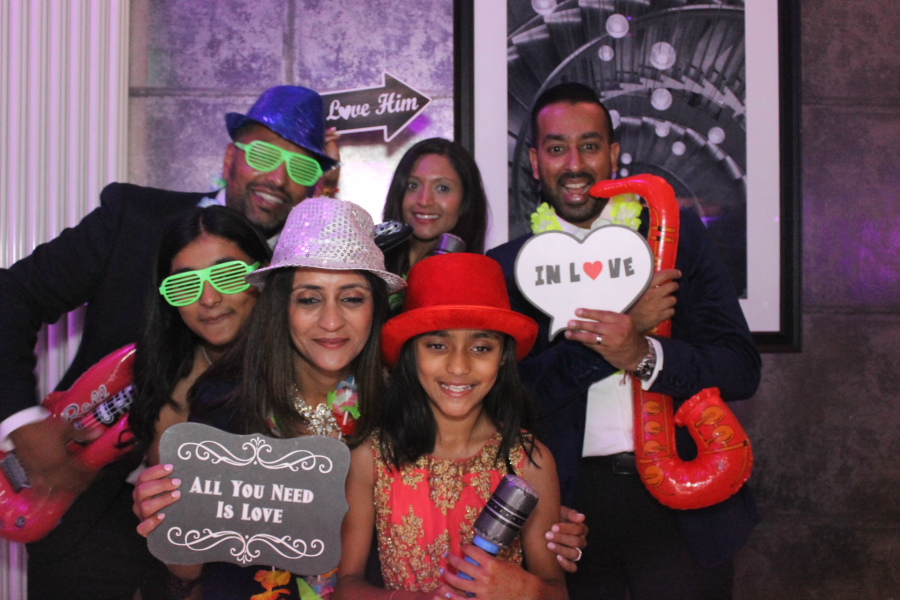 Mehul & Roshni | View more photos from the event at gallery.funbooth.uk.com/u/FunboothLTD1/Mehul-Roshni