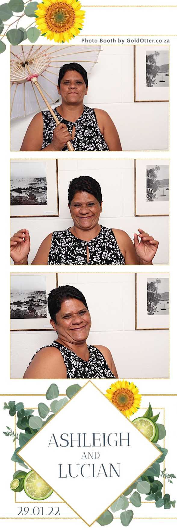 Ashleigh & Lucian | View more photos from the event at photos.goldotter.co.za/u/GoldOtterMedia/Ashleigh-Lucian