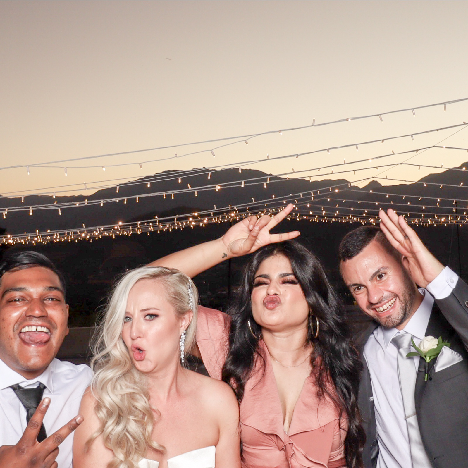 Jackie & Troy | View more photos from the event at photos.goldotter.co.za/u/GoldOtterMedia/Jackie-Troy