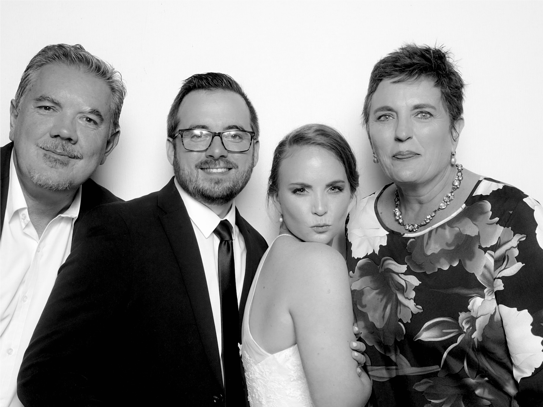 Mia & Marcel | View more photos from the event at photos.goldotter.co.za/u/GoldOtterMedia/Mia-Marcel