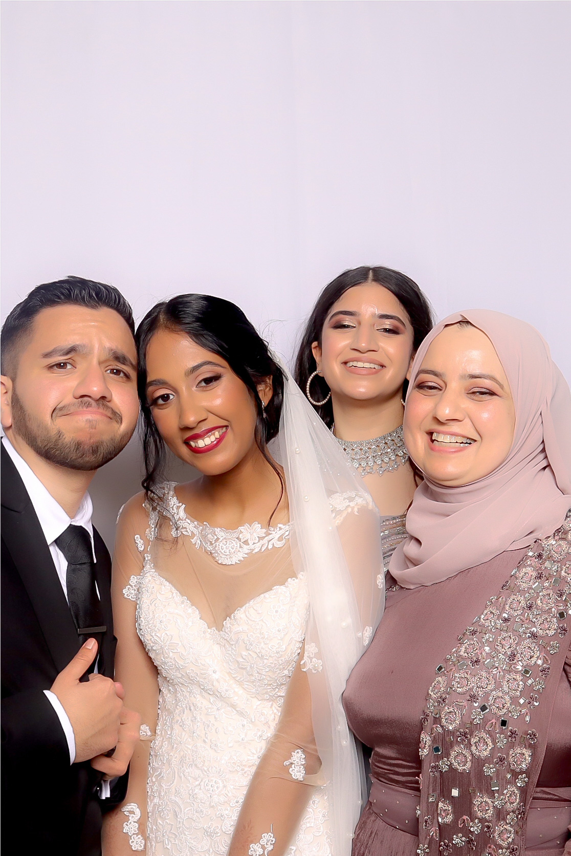 Abdulbasit + Nabeela | View more photos from the event at photos.goldotter.co.za/u/GoldOtterMedia/Abdulbasit-Nabeela