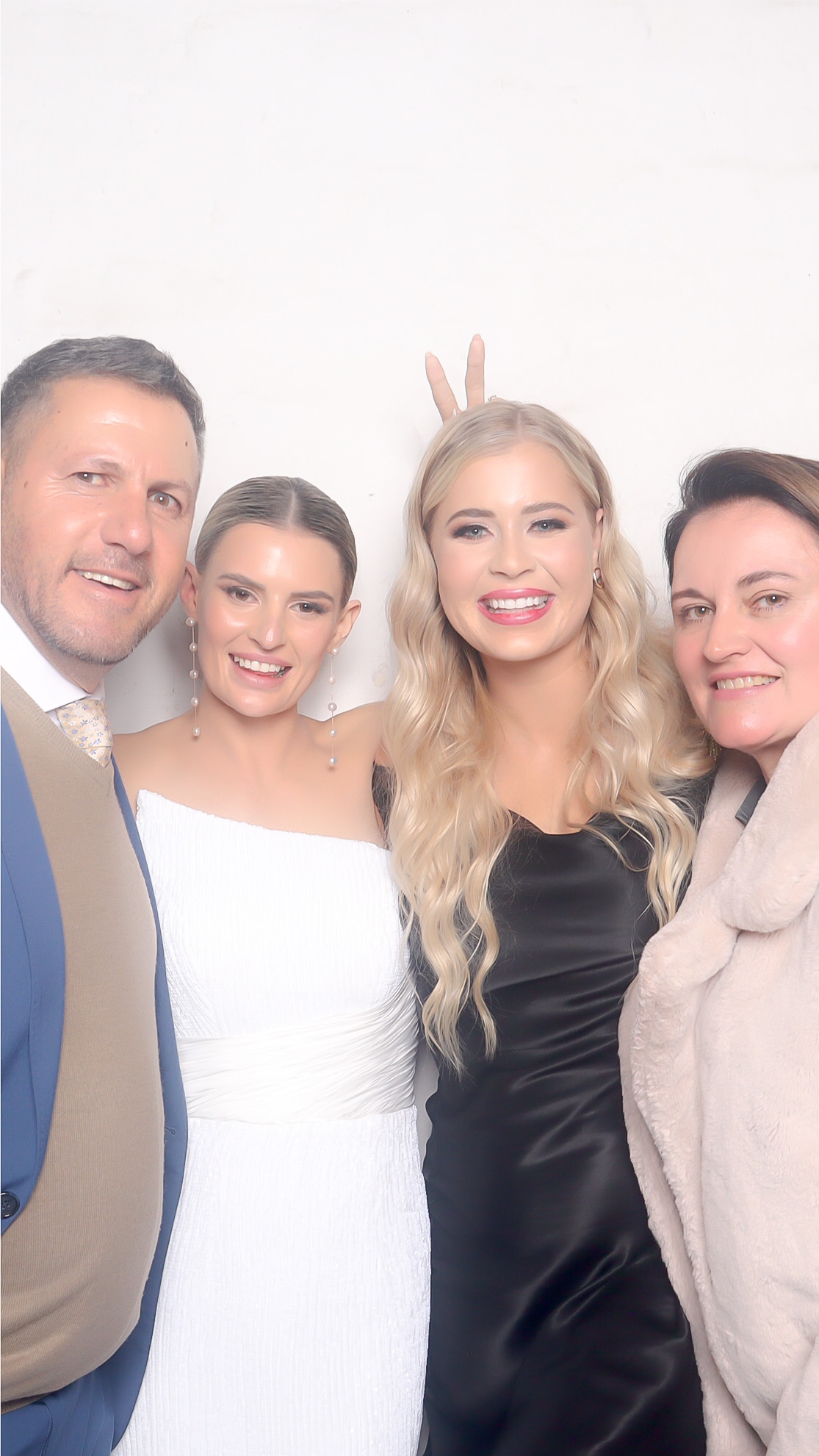 Hannah & Lyle | View more photos from the event at photos.goldotter.co.za/u/GoldOtterMedia/Hannah-Lyle
