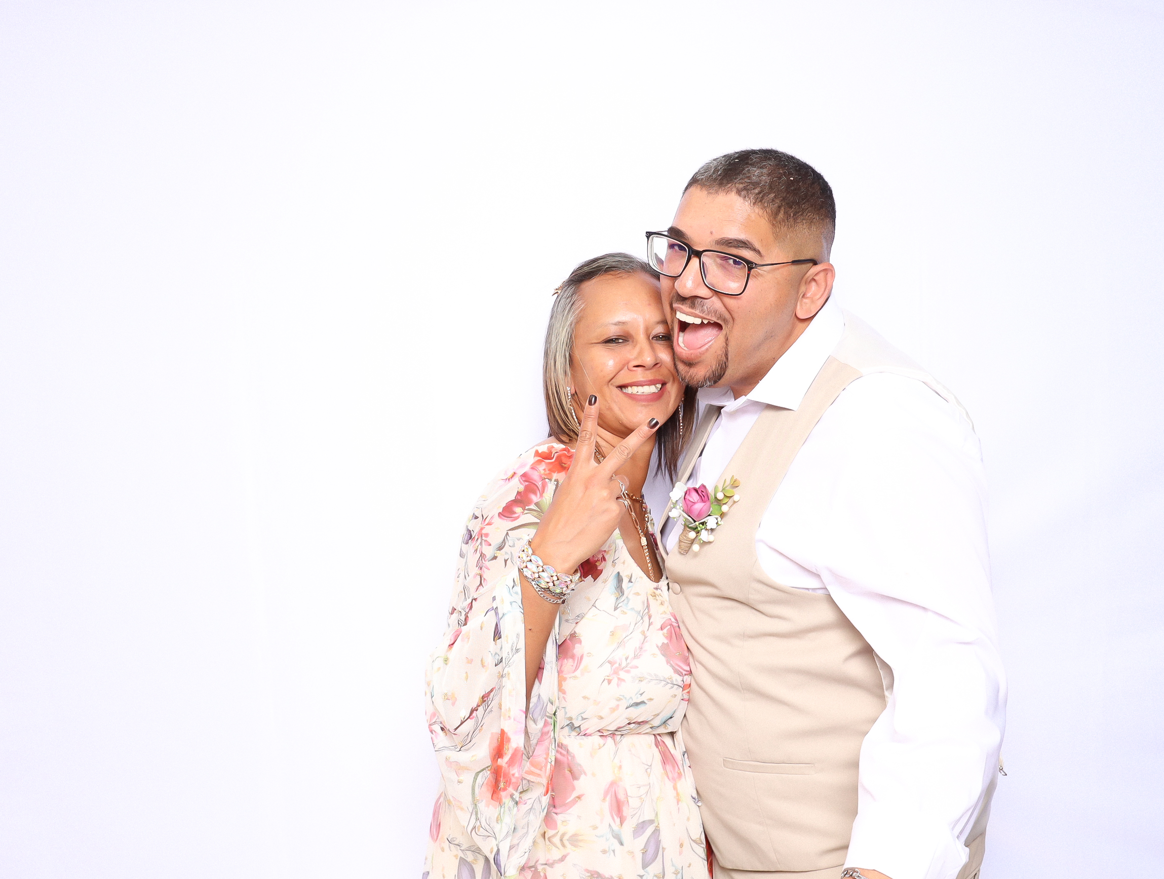 Kim and Sergio | View more photos from the event at photos.goldotter.co.za/u/GoldOtterMedia/Kim-and-Sergio