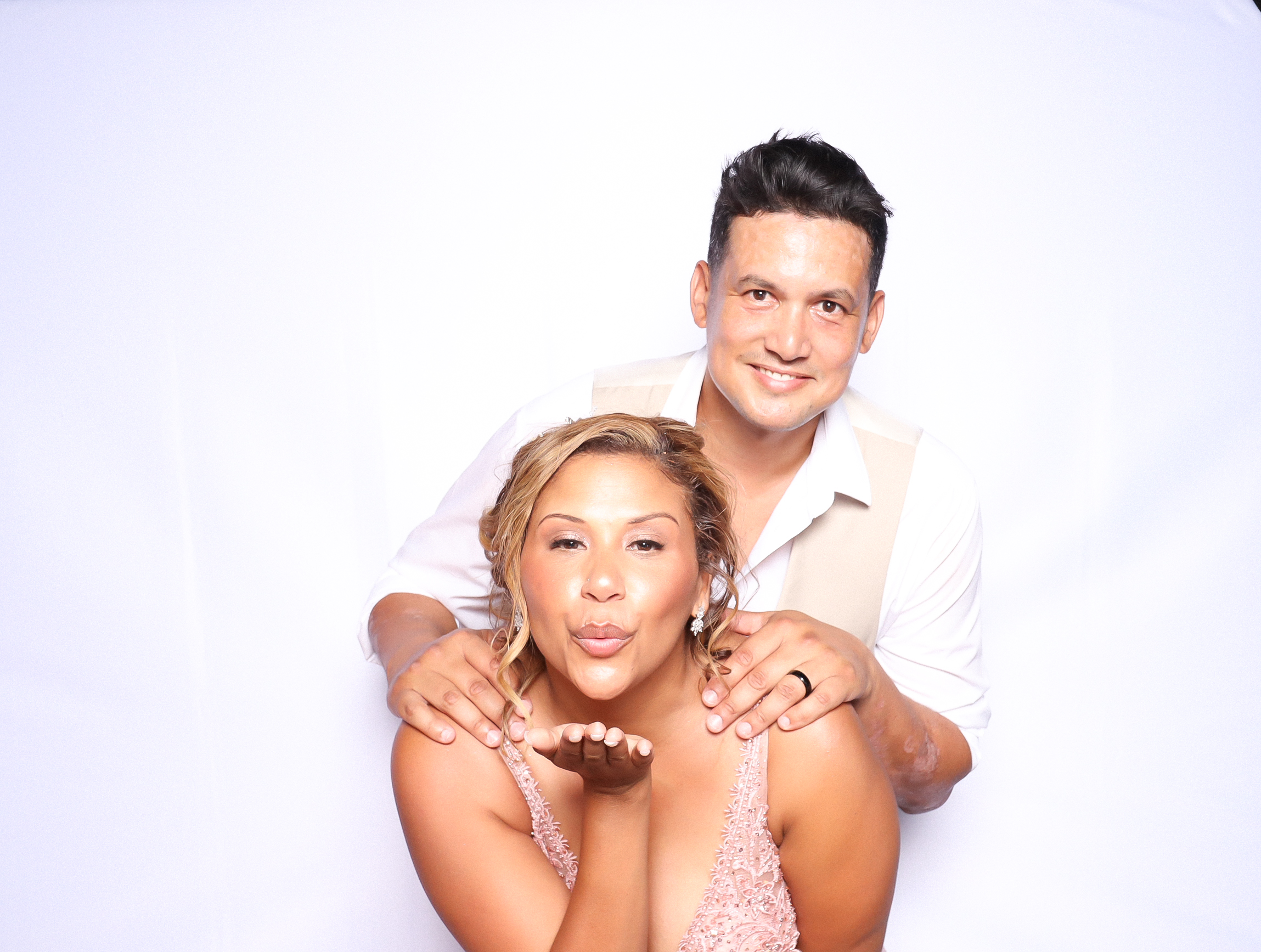 Kim and Sergio | View more photos from the event at photos.goldotter.co.za/u/GoldOtterMedia/Kim-and-Sergio