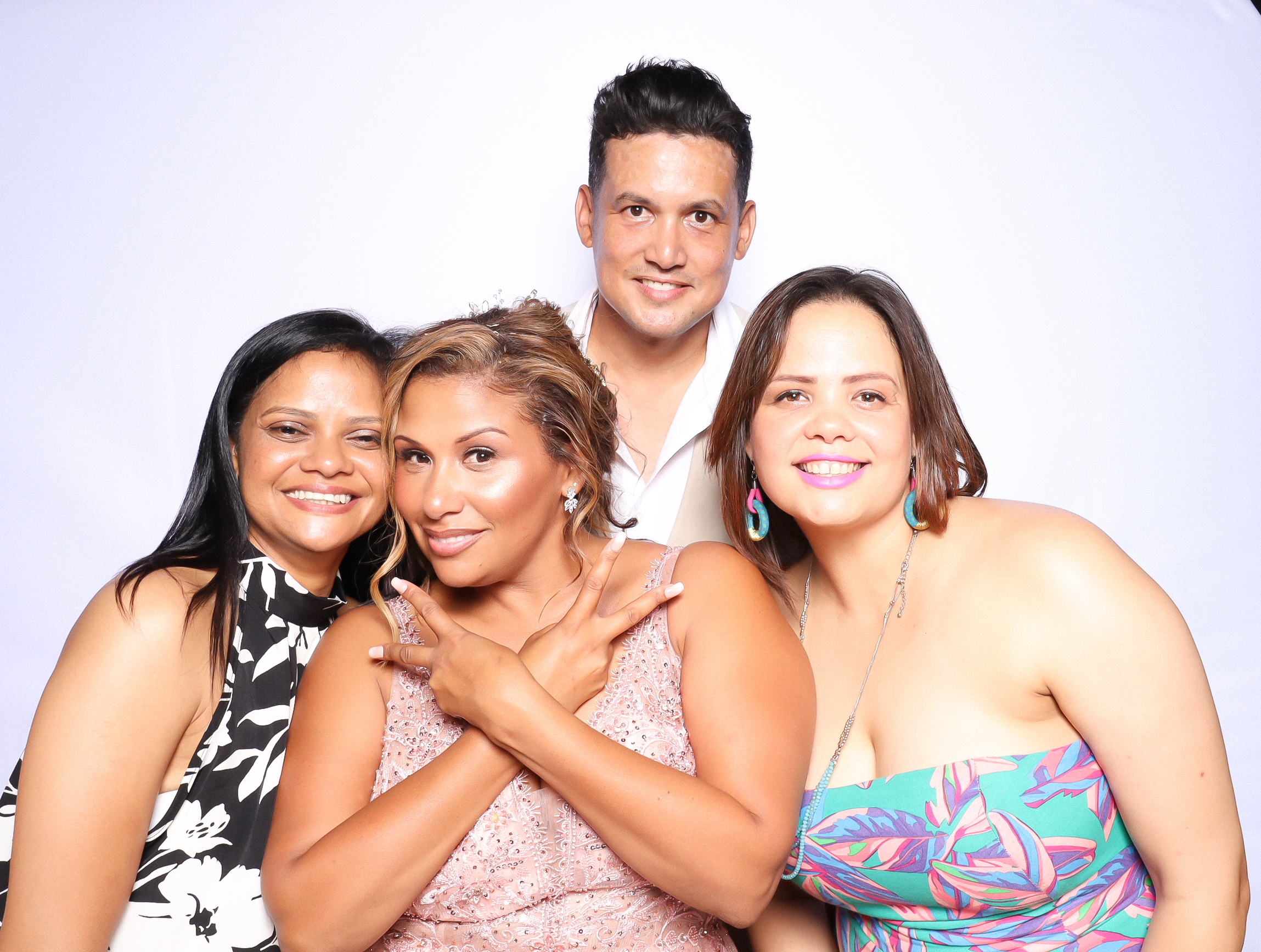 Kim and Sergio | View more photos from the event at photos.goldotter.co.za/u/GoldOtterMedia/Kim-and-Sergio