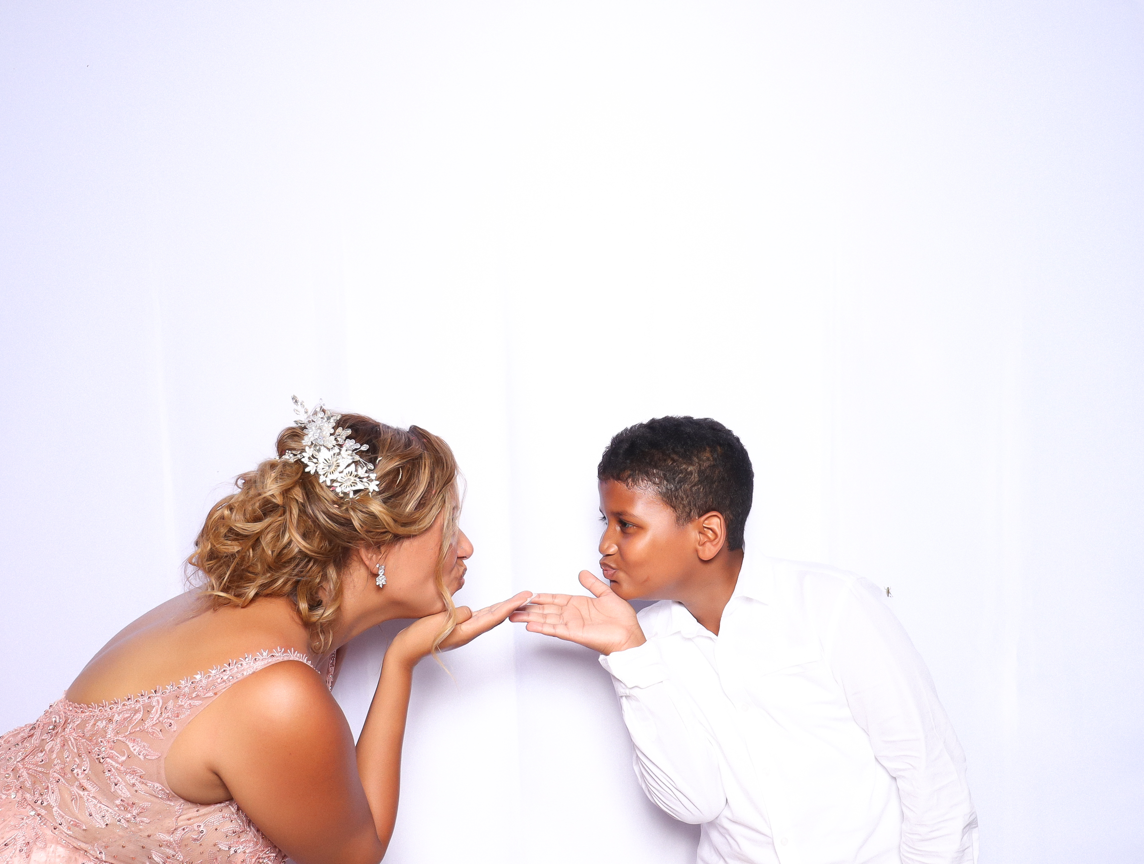 Kim and Sergio | View more photos from the event at photos.goldotter.co.za/u/GoldOtterMedia/Kim-and-Sergio
