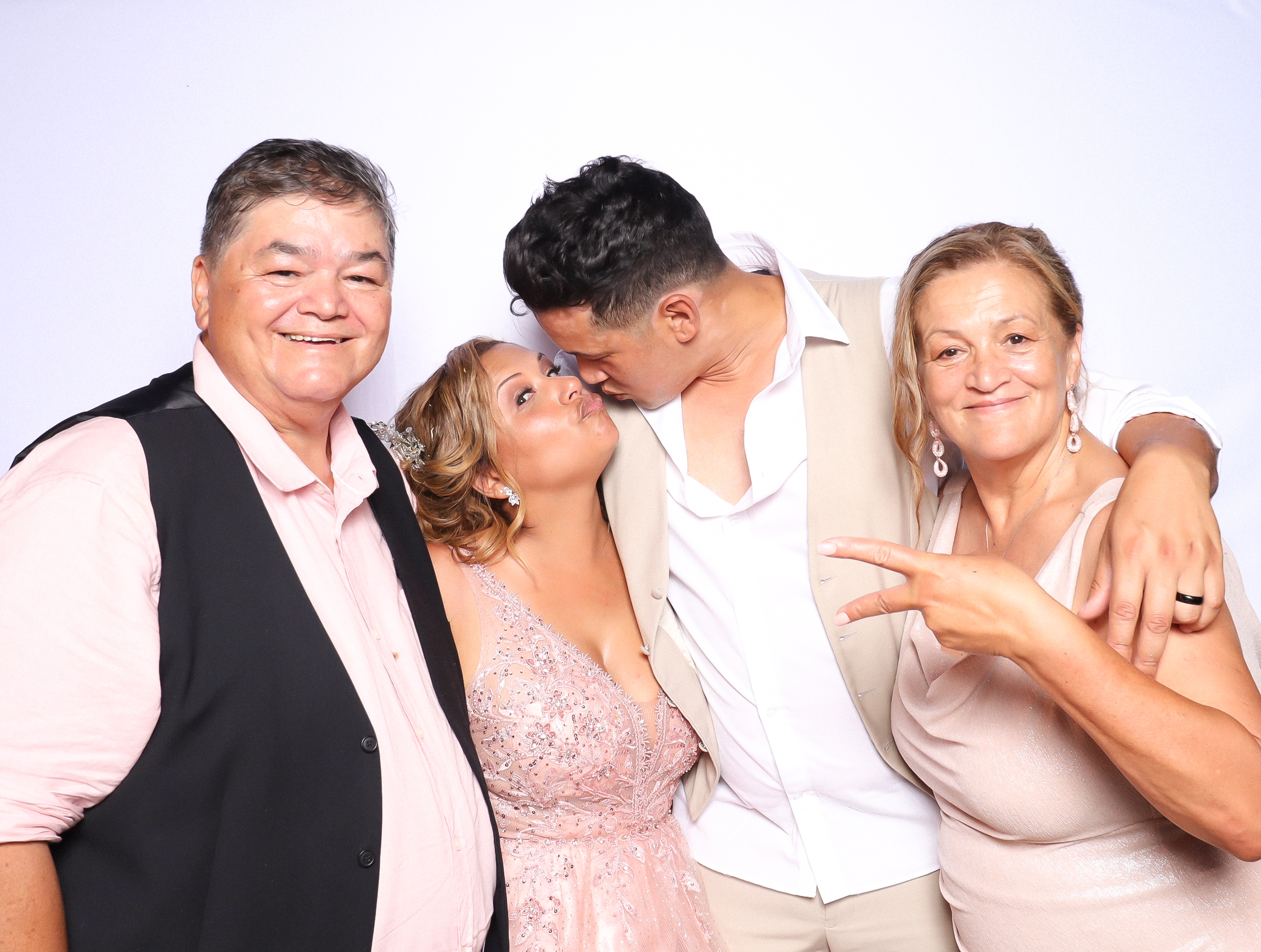 Kim and Sergio | View more photos from the event at photos.goldotter.co.za/u/GoldOtterMedia/Kim-and-Sergio