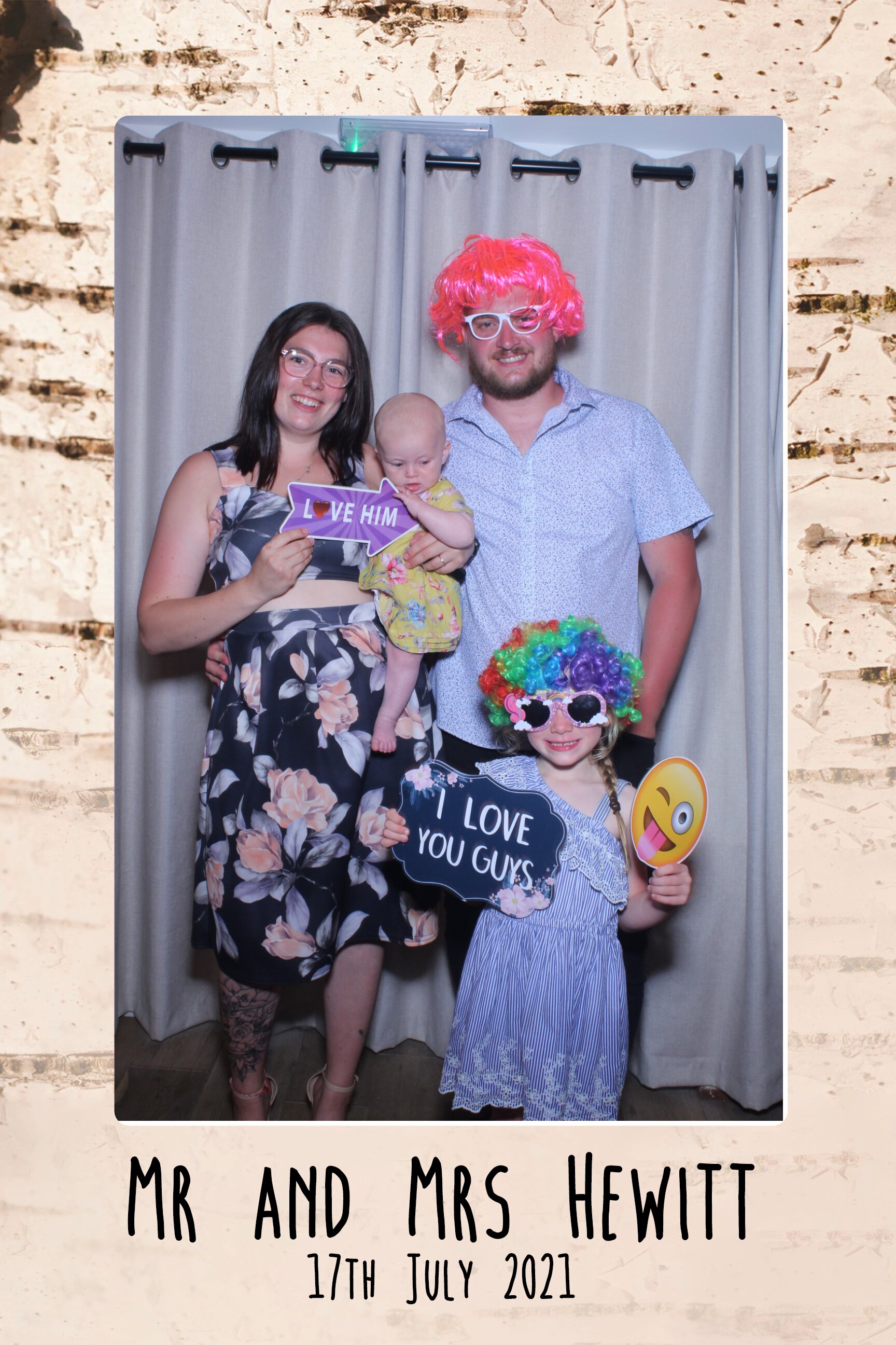 Nicolle and Thomas' Wedding | View more photos from the event at gallery.imprintphotobooths.co.uk/u/Imprint-Photobooths/Nicolle-and-Thomas-Wedding